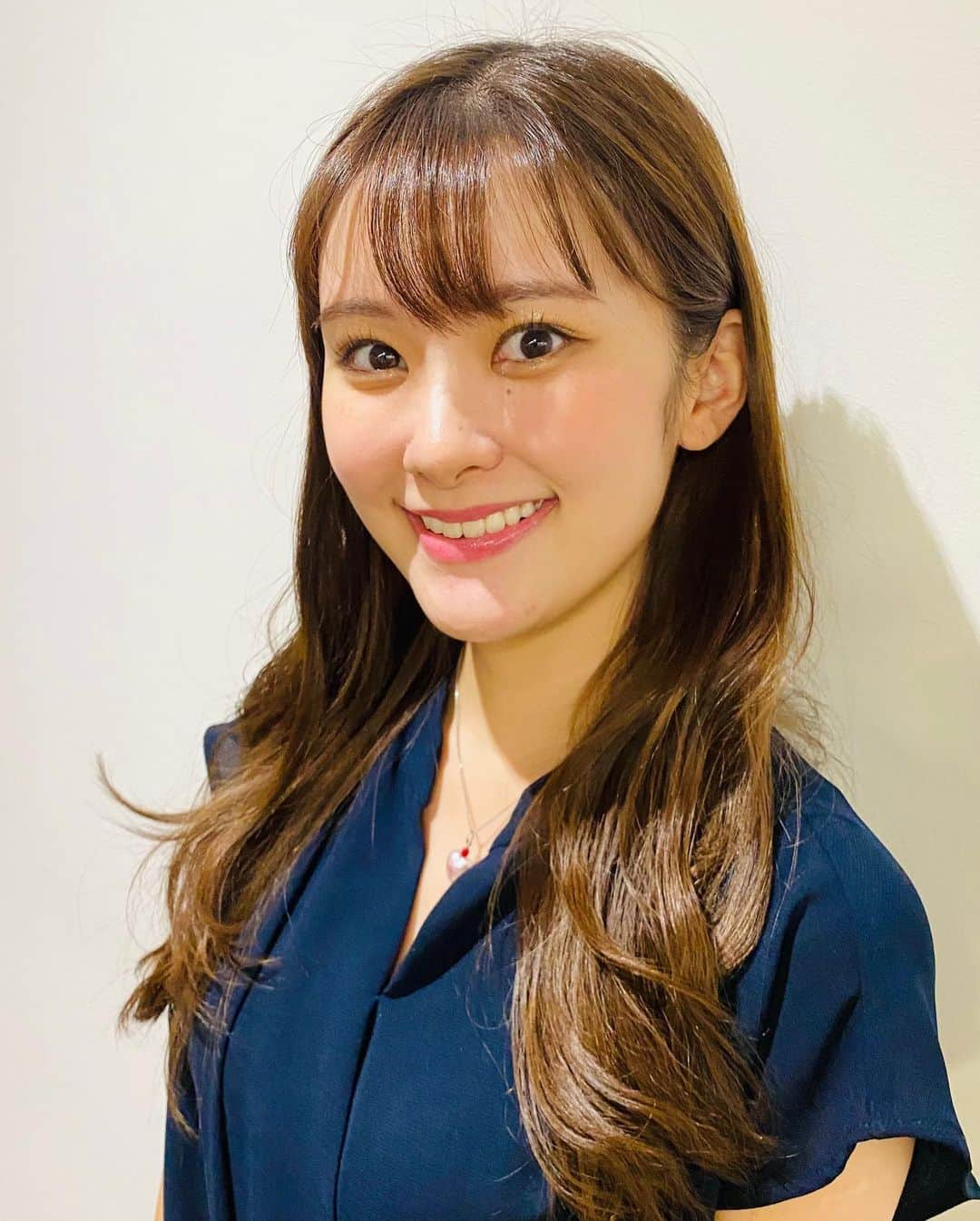 増田紗織さんのインスタグラム写真 - (増田紗織Instagram)「今夜もABCラジオ「よなよな」(22:00〜)どうぞよろしくお願いいたします🌻✨ . . . #私服です  . #私服 #私服コーデ #スカートコーデ #フリルスカート #フリルスカートコーデ #白スカート #ホワイトコーデ #ホワイトスカート #ネイビー #通勤コーデ #通勤コーディネート #アナウンサーコーデ #アナウンサー私服 #夏服コーデ #夏服 #夏コーデ #夏コーディネート #ぺったんこ靴 #ノースリーブ #ノースリーブコーデ」8月31日 20時54分 - saorimasuda_official