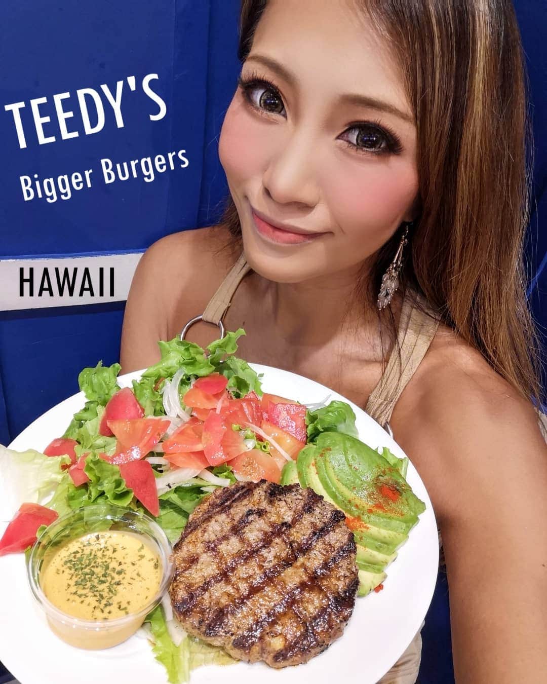 REIKAさんのインスタグラム写真 - (REIKAInstagram)「. 20年連続✨ハワイBESTバーガー受賞🏆中 🍔「TEDDY'S Bigger Burgers」🍔 公式アンバサダーのREIKAです❤  ハワイ発若返り研究所「Aloha Labo」監修のヘルシーなバーガーやサラダ、ハワイアン料理が食べられるよ🌴🌺 毎回ここに来ると早くハワイに行きたくなる🌈  今日はヘルシーなサラダバーグを食べたよ✨ より一層お肉の美味しさが味わえてサラダお腹いっぱい食べれて大満足でした😋❤️  @teddysbiggerburgersjapan をフォロー+このREIKAの投稿を店頭で提示すると、ドリンク🍹が1杯無料になるよ✨(フードご注文時に限る)皆どんどん使ってね❤  世界５カ国🌍２６店舗を展開中 日本には原宿,港北,みなとみらい,七里ヶ浜,江ノ島,滋賀,宮崎,沖縄にあるよ✨テイクアウトもあるから皆食べてねー❤ . . #pr #テディーズビガーバーガー #teddysbiggerburgers #みなとみらいテイクアウト #公式アンバサダー #ハンバーガー #グルメバーガー #フォロ割 #みなとみらい #ヘルシー#ダイエット #アロハラボ #グルテンフリー #ヘルシーカフェ #グルテンフリー #ハンバーガー部 #ハワイ #HAWAII」8月31日 21時14分 - reika_japan
