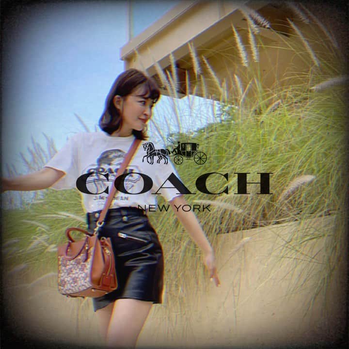 Kerinaのインスタグラム：「大象刺繡有夠可愛🐘🐘💓 大家知道 @coach 已經可以在官方購物平台下單了嗎？ 而且現在不僅免運費 還有官網註冊首次購買九折優惠 根本不用等週年慶就可以衝了！ 而且收到的時候就跟在店裡購買一樣會有完整包裝唷 這種開箱的感覺最棒了🥰  對了前五十名結帳的話 輸入粉絲專屬優惠碼 ”CoachECKerina” 還有送Coach Flora 迷你瓶香水～  覺得每次走進櫃位猶豫太久很尷尬的人 可以在網站好好的一次逛個夠🤣  本週四晚上8點我也會在IG直播 讓大家看看這些包包的更多細節唷！ https://taiwan.coach.com/  #CoachNY」