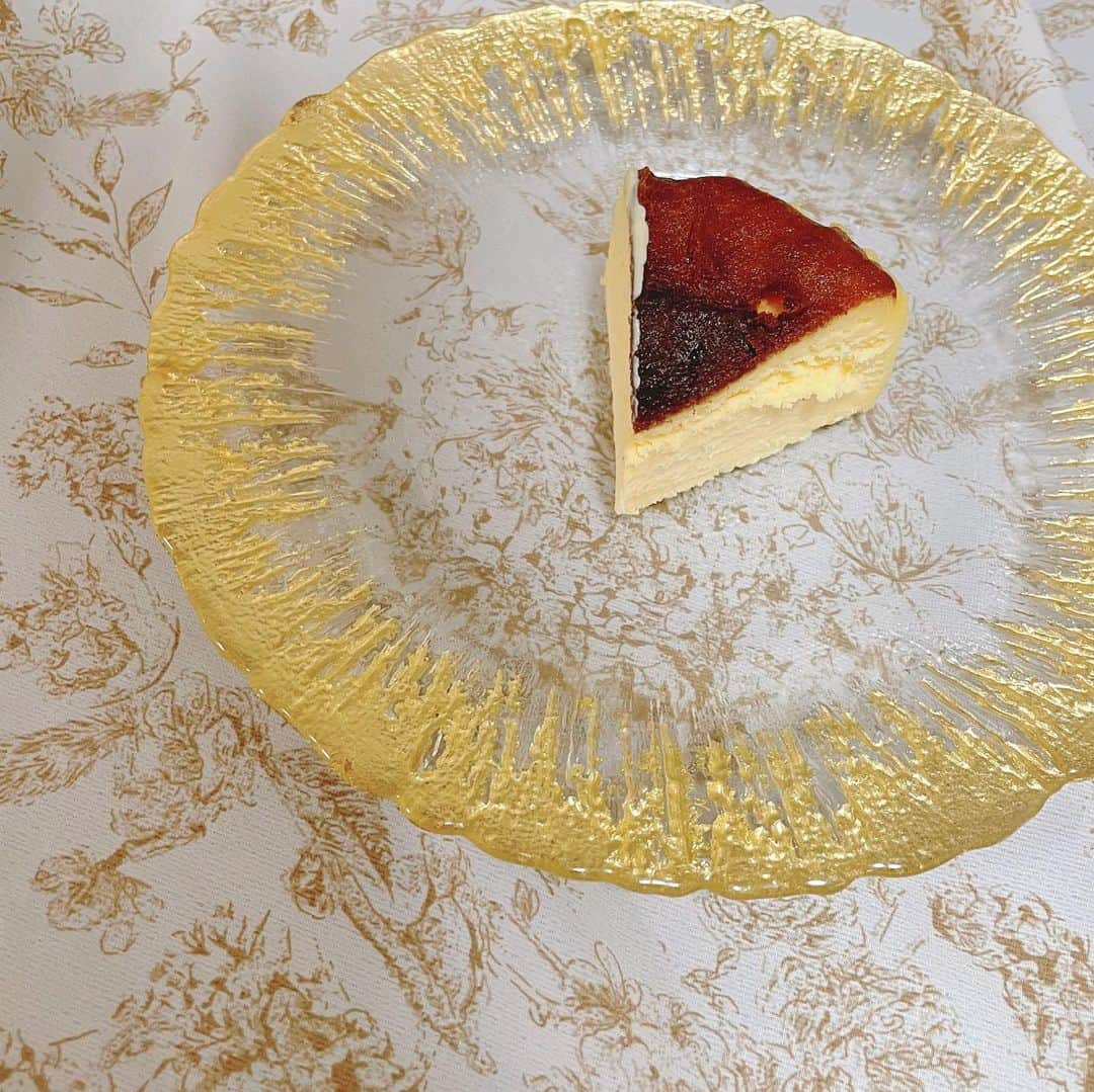 ましゅろ～さんのインスタグラム写真 - (ましゅろ～Instagram)「友達と食べたケーキが本当よかった🍰 中の一部がクリーミーな感じになってて、そこがめちゃくちゃ美味しい @piso_respiracion」8月31日 22時48分 - photomasyuro
