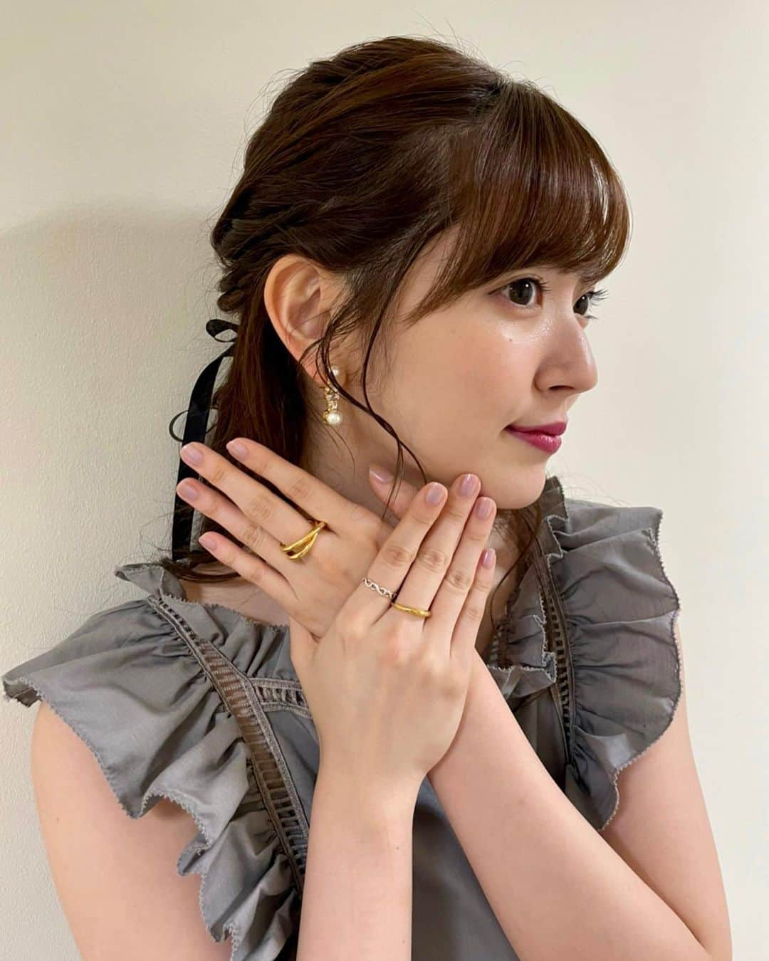 鈴木愛理さんのインスタグラム写真 - (鈴木愛理Instagram)「𖠋 本日もお疲れ様でした🥰 ここから雨予報が続いてるからなのか 低気圧にやられている一日でした 〜 ☔︎𖦹 ⁡ みんなは元気でしたかー？？？ ⁡ さて最近の衣装たち🌿 ⁡ 《アニメと音楽特集》 blouse @troisiemechaco skirt @masaco_teranishi earring @ogii_accessory sandal @yelloshoes_official ⁡ 《ディズニー音楽特集》 dress @doublestandard_official earring @masaejewelry ring @lohmejewelry ⁡ #クラシックTV」8月31日 22時49分 - airisuzuki_official_uf