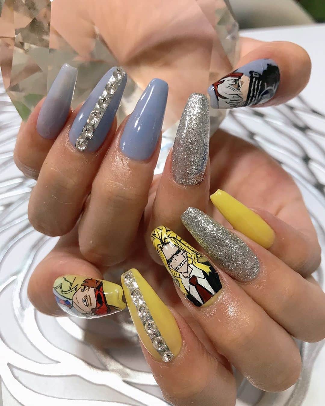 春咲りょうのインスタグラム：「映画とっても良きでした✌️✨ ・ ・ ・ #僕のヒーローアカデミア #myheroacademia #nail」