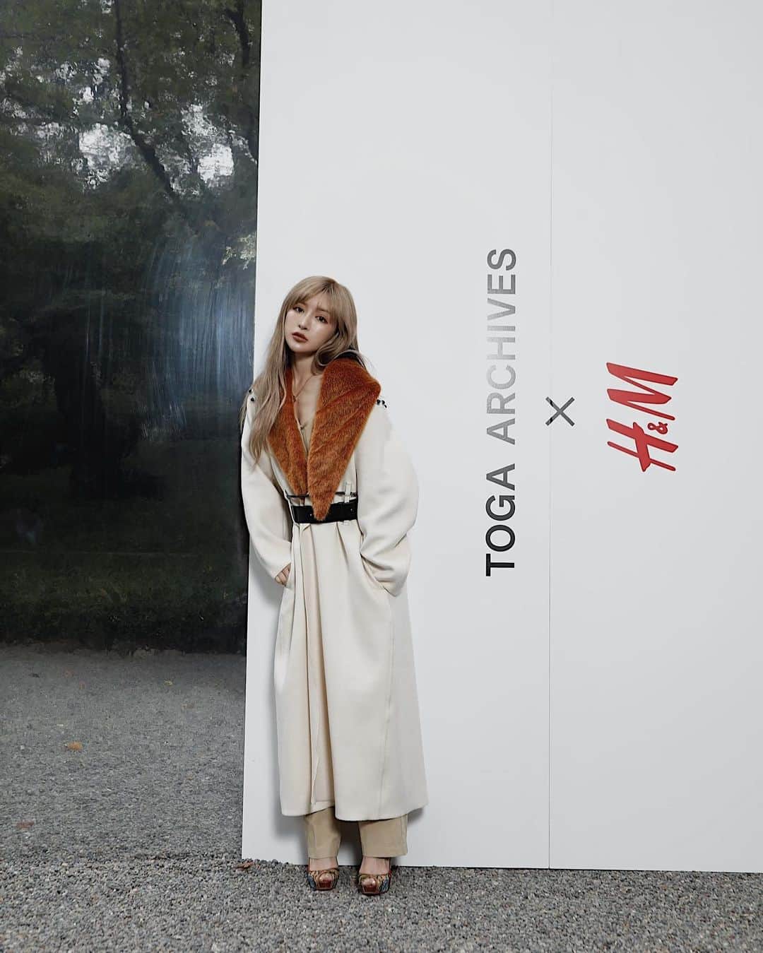 小原優花のインスタグラム：「TOGA ARCHIVES × H&M🧡  9/2から発売開始のめちゃくちゃ可愛いコラボ！🙈🔥 ひと足早くGETしてきました🥺💭  サナさん @_genking_ ありがとうございました🥰  YouTubeに購入品UPします❣️  #toga_archivesxhm」