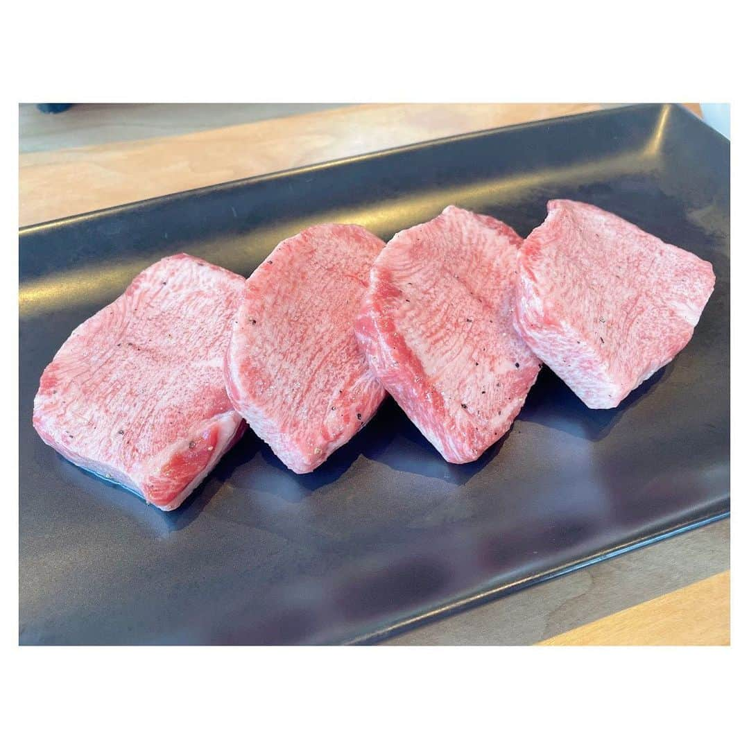 金子きょんちぃさんのインスタグラム写真 - (金子きょんちぃInstagram)「. . 肉肉🍖 . . . #時差投稿 #焼肉 #ユッケ #レバー #タン #センマイ刺し #最高 #まじで #最近 #なんもなすぎて #前の #写真ばっかり #ぷんっ」9月1日 0時04分 - kyokaest9