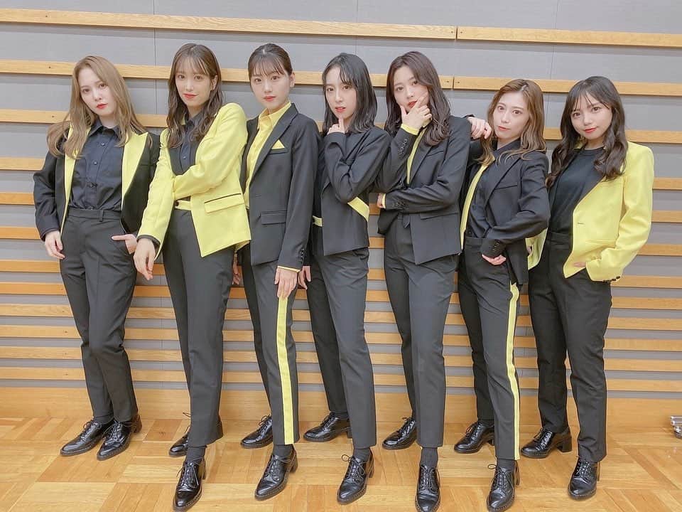 齊藤京子のインスタグラム：「. 2021.9.1 blogより  先日『ラフ&ミュージック』さんでBTSさんのButterのダンスカバーを披露させていただきました！ 　 一週間練習したのですが、練習期間から本番まですごく楽しくて貴重な経験をさせていただきました！ 　 みんなで力を合わせて何度も揃えて練習したり同じ気持ちで挑んで頑張ったこの期間が青春のように感じるくらい、この期間はとても忘れられない日々でした！ 　 改めてこのような機会をいただき本当にありがとうございました！  #日向坂46 #けやき坂46 #齊藤京子#加藤史帆#佐々木美玲#佐々木久美#高本彩花#東村芽依#潮紗理菜#井口眞緒#柿崎芽実#高瀬愛奈#影山優佳#渡邉美穂#小坂菜緒#松田好花#富田鈴花#河田陽菜#濱岸ひより#金村美玖#丹生明里#宮田愛萌#上村ひなの  #きょんこ#ラーメン大好き齊藤京子です #ひなあい #日向坂で会いましょう #国民的彼女 #とっておきの恋人」