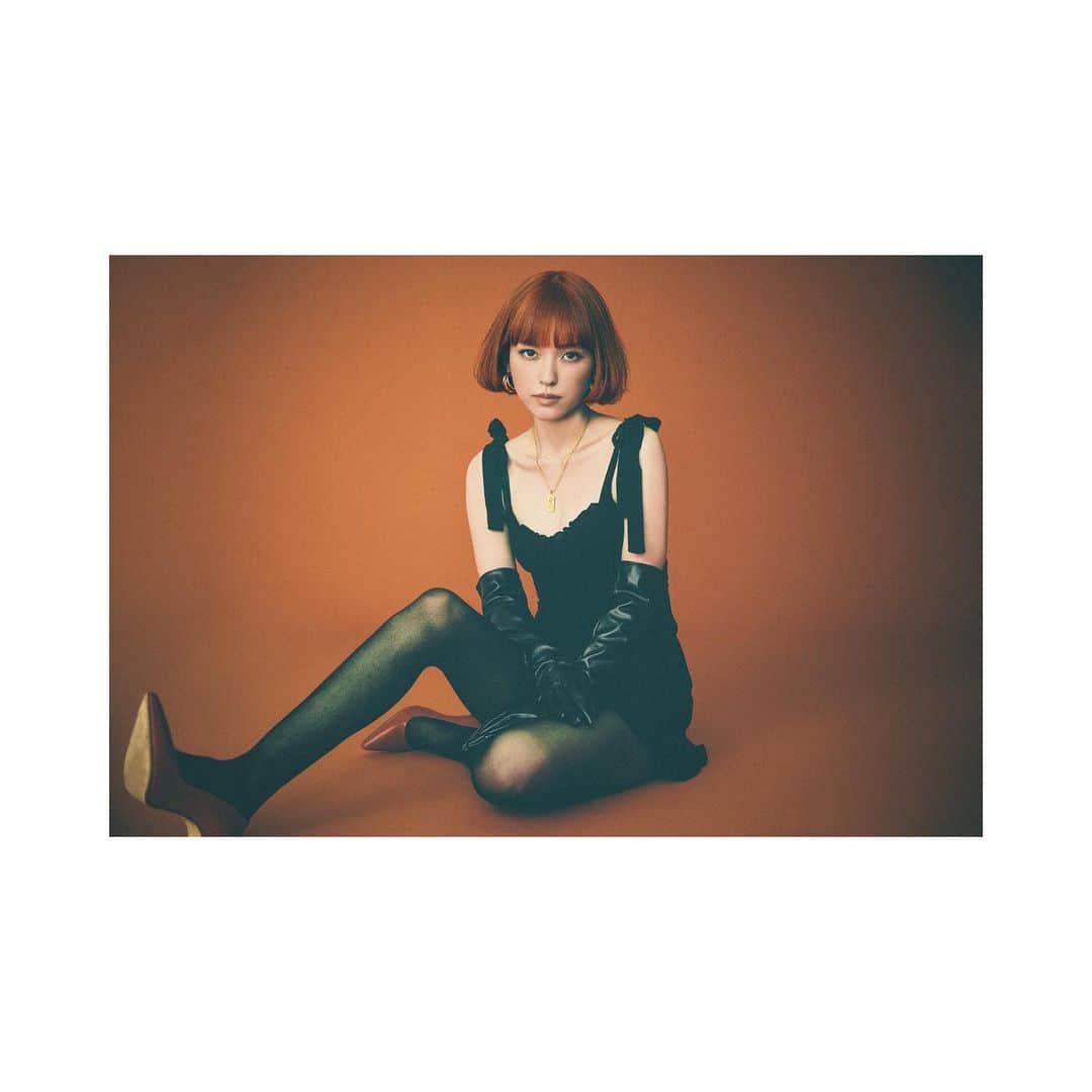 ロイ - RöE -のインスタグラム：「. New Digital EP 「ワルサ」を9/15にリリースします🎧 #YY / #VIOLATION / #少女B 他新曲3曲収録！！  アー写もあたらしくなりました📷 今日は#ハコヅメ 見終わってからインスタライブしようかな。 たぶん23時すぎぐらいかな。EPの話もしよ。 久々にロイと話そう🤍なんでも」