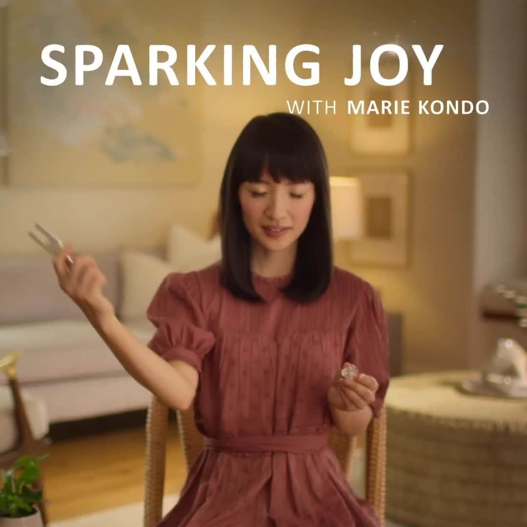 近藤麻理恵のインスタグラム：「I am filled with so much gratitude for everyone who helped bring my latest series to life. Thank you to @netflix, @alfredstreetindustries and most especially to my husband @takumi.kwhr for making “Sparking Joy with Marie Kondo” possible and helping me share these meaningful stories. It’s been a truly joyful experience!」