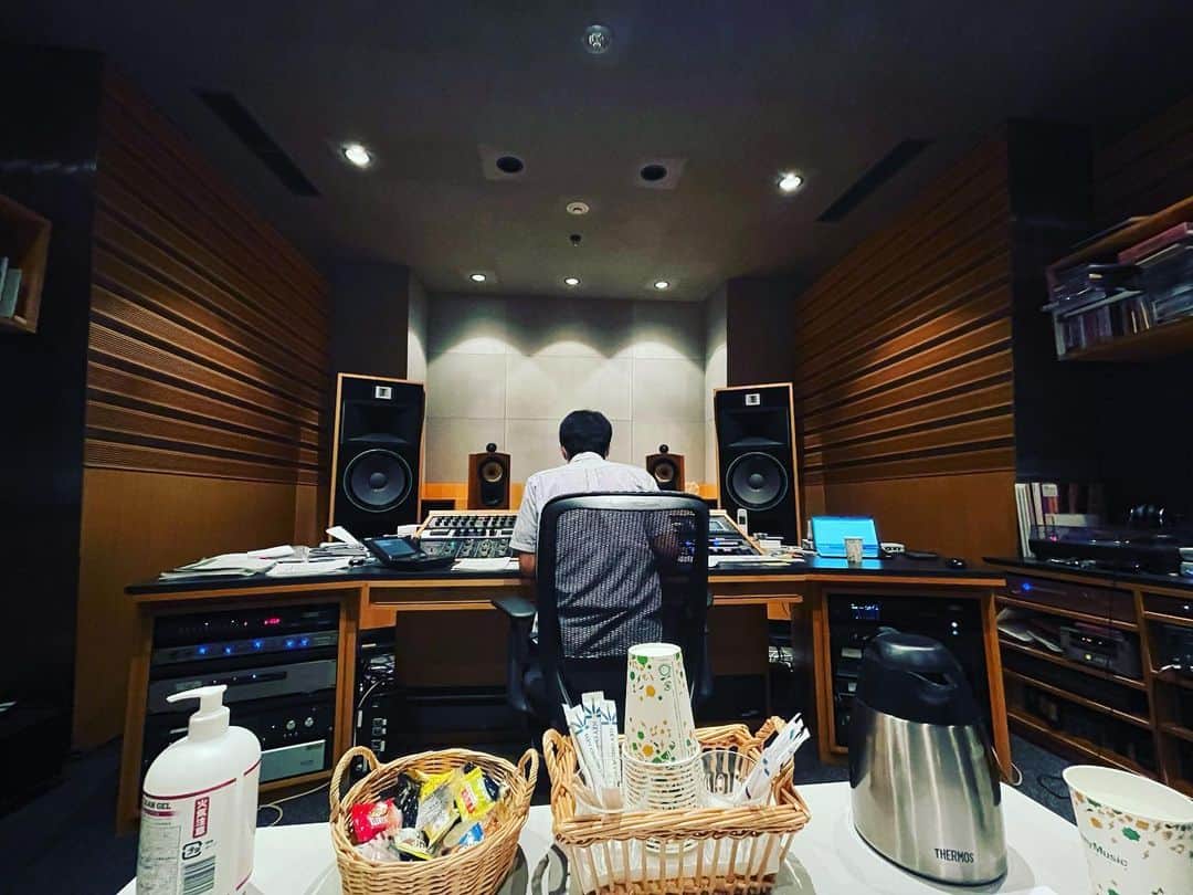 ZYUN.のインスタグラム：「久々のSonyMusicStudio！ マスタリングー。 最高の曲が仕上がりました。 #Always #101 #araimaju」