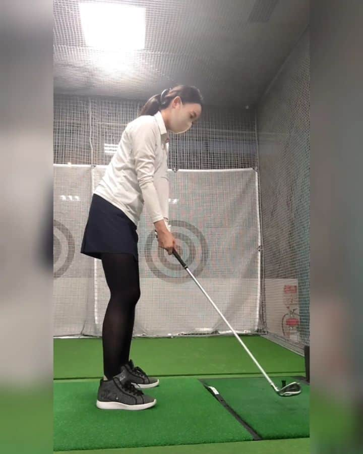 佐々木実季のインスタグラム：「ゴルフって本当難しい🙃🙃🙃 上手くなりたいな⛳ #ゴルフレッスン #ゴルフ練習 #7i #アームローテーション #練習練習 #ゴルフ #⛳ #ゴルフ大好き #ゴルフ女子 #🏌#ゴルフ上手くなりたい #ゴルフ好きな人と繋がりたい #ゴルフ女子と繋がりたい #golf #lovegolf #ゴルフ免許証 #ゴルフ免許証アンバサダー」