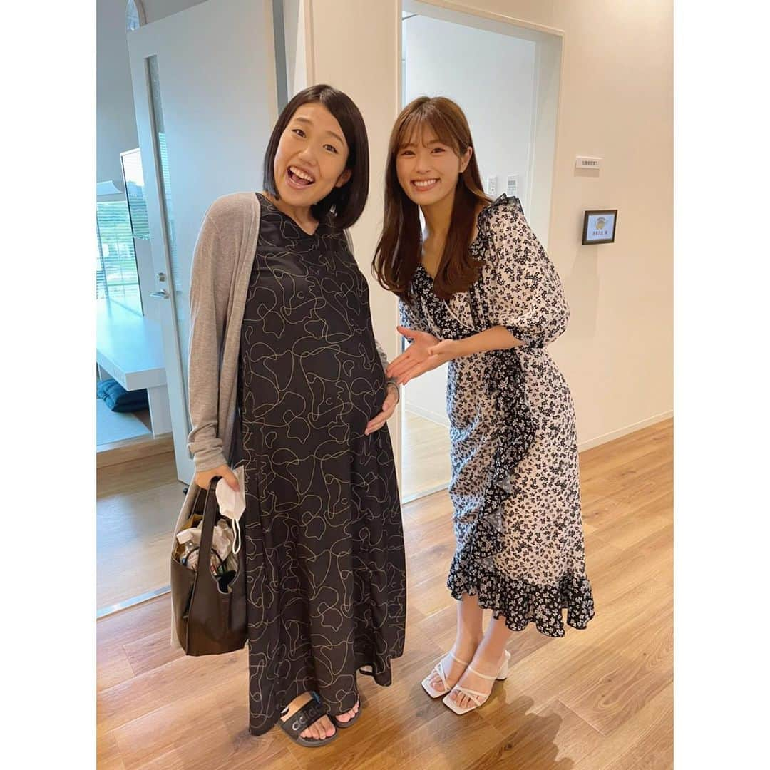 渋谷凪咲さんのインスタグラム写真 - (渋谷凪咲Instagram)「収録終わりに、大好きな夏子さんと🤱💕笑  夏子さんが健康で、お子様が元気にお産まれになりますように🌷  #2児の母 #横澤夏子 さん #土曜はダメよ！ #でご一緒させて頂いてます！ #女性としての気遣いや心遣いをいつも沢山勉強させて頂いてます！ #優しくてカッコよくてあたたかい #夏子さん大好きです♡」9月1日 15時24分 - nagisa_nikoniko