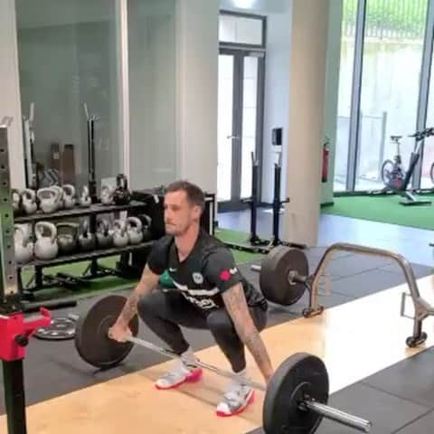 イェンス・グラールのインスタグラム：「🏋️ 🦅🦾」