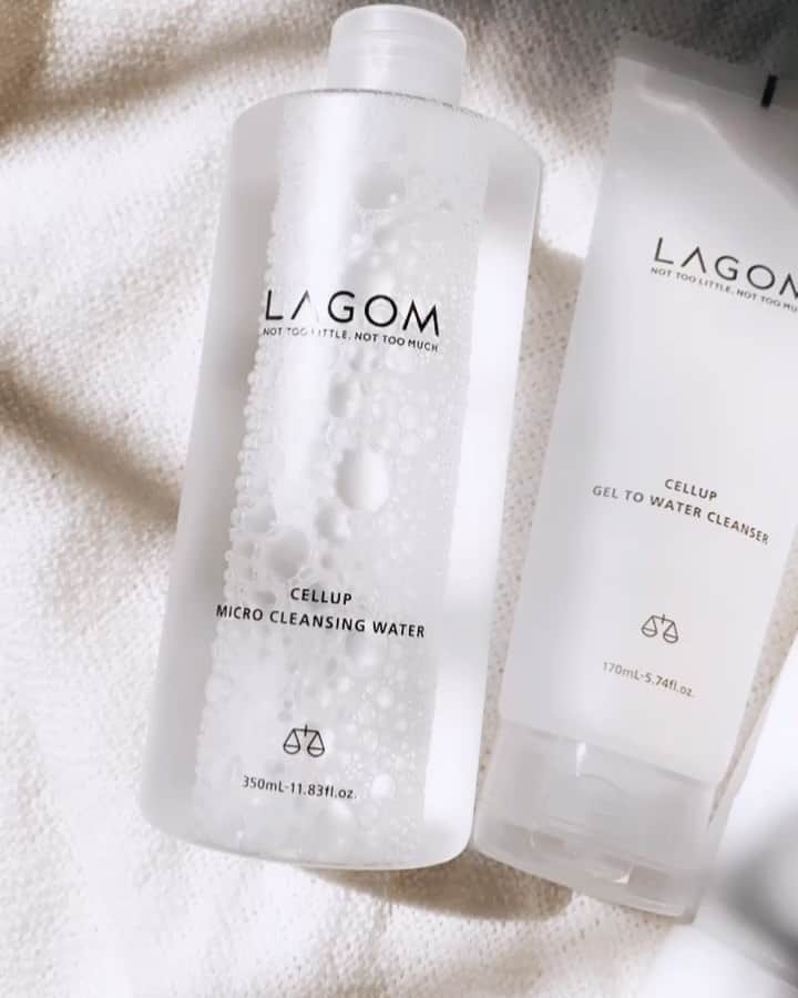 のインスタグラム：「@lagom_tokyo  洗顔が特に最近お気に入り🖤  新しくクレンジングウォーターが出たよ☺️🤍 使うのたのしみぃ！🥰✨ #ラゴム #lagom  #韓国コスメ #スキンケア #美容」