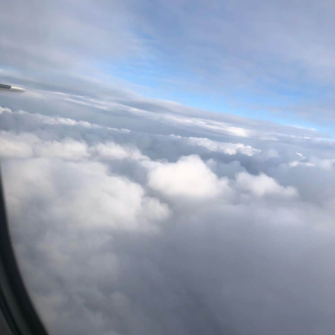 伊藤由奈さんのインスタグラム写真 - (伊藤由奈Instagram)「Traveling with the Lil bro🥰Like we like to say in our family, sky’s the limit!!☁️🌟」9月1日 18時57分 - _yunaito