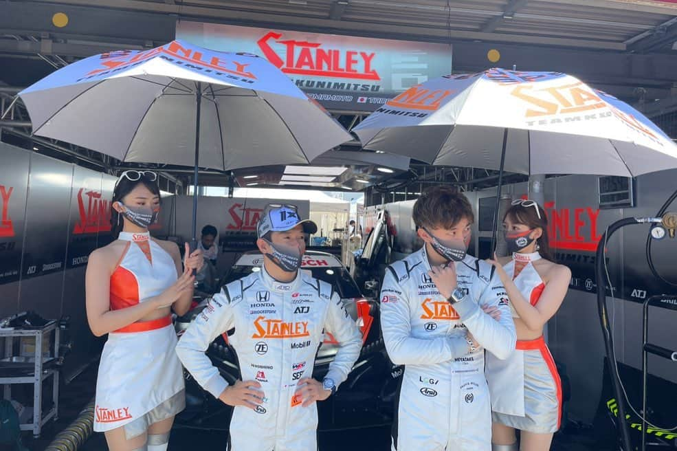 相沢菜々子さんのインスタグラム写真 - (相沢菜々子Instagram)「#1号車の日 🧡🦈  2021 AUTOBACS SUPER GT Round5  SUGO GT 300km RACEも 1号車 STANLEY NSX-GT, TEAM KUNIMITSUへの応援よろしくお願いします🤲  素敵なお写真詰めました　申し訳程度の相沢を添えて。  #SUPERGT #Honda  #STANLEY  #TEAMKUNIMITSU  あと1000名様で10000人フォロワーでっす！🦈🔥 @team_kunimitsu_official」9月1日 19時25分 - nanako_aizawa