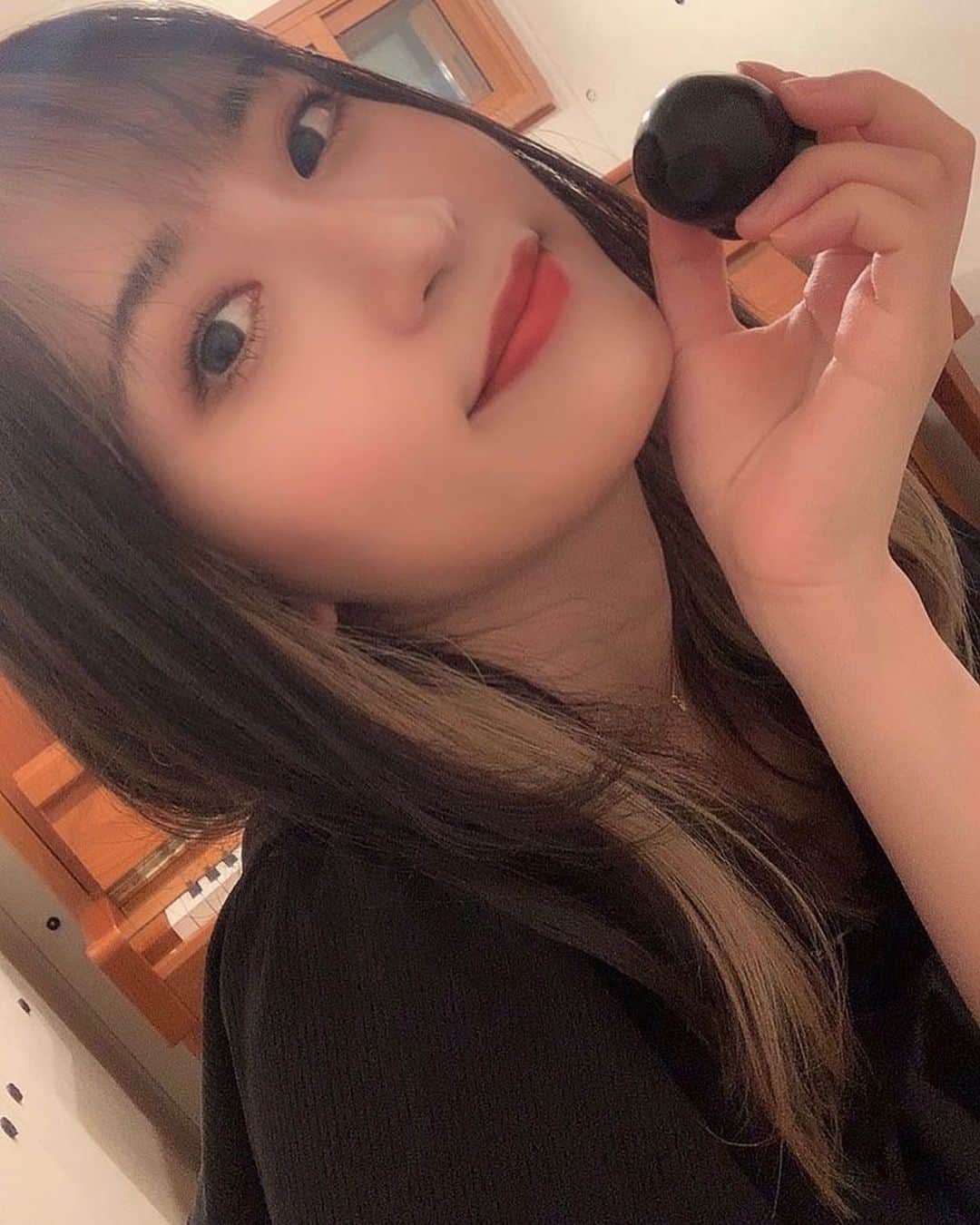 原田ありささんのインスタグラム写真 - (原田ありさInstagram)「ありさは呪霊操術を習得した😙😙 これで私も夏油傑の弟子に………………  #くろ玉 #呪霊玉がこんな美味しかったら傑も闇堕ちしなかったであろうに…」9月1日 19時34分 - arisaharadapf