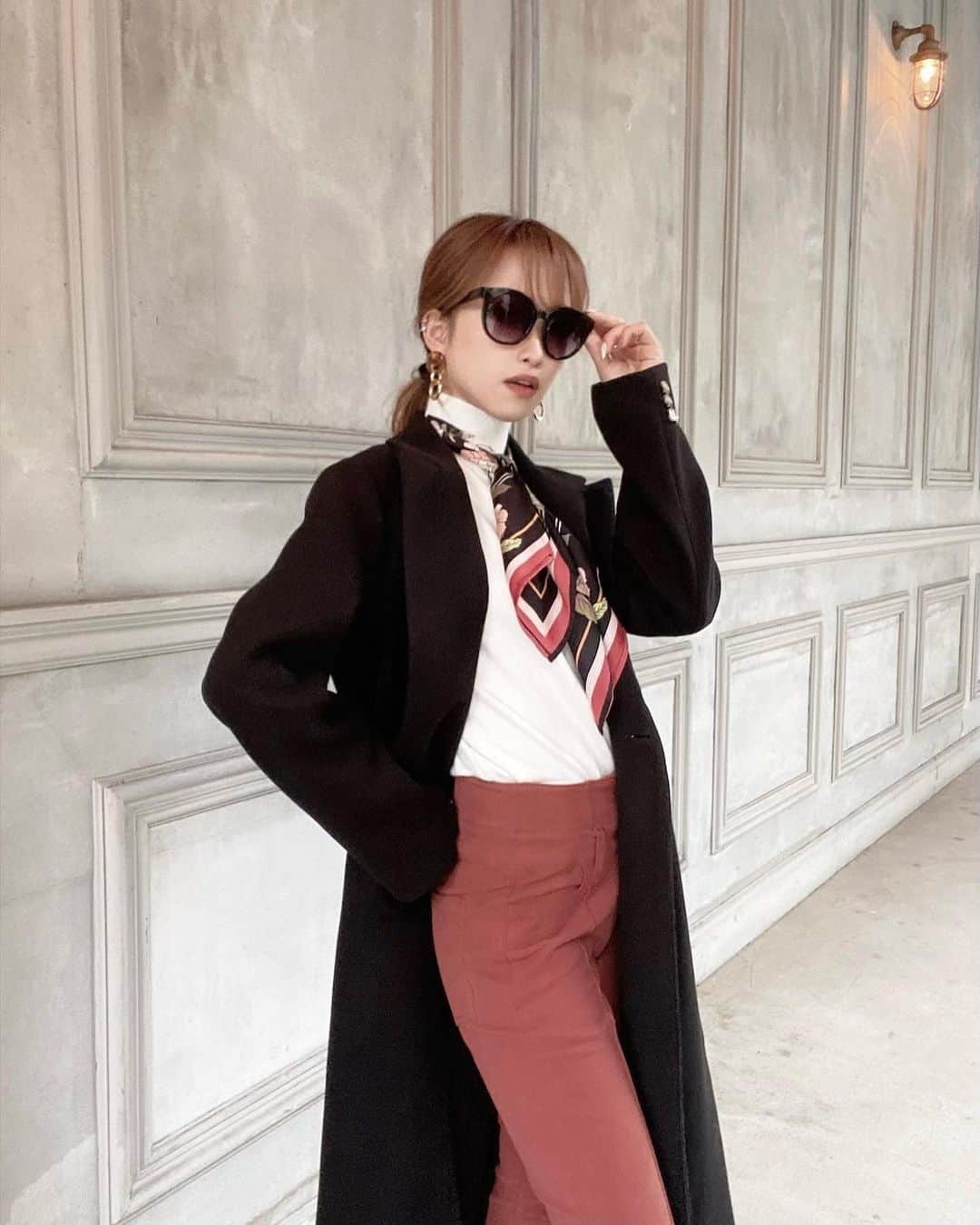 木田絵里香のインスタグラム：「. webでは続々と新作が予約販売開始してるんだよ🍁 . 可愛いアウターもたくさんだ❤️ . 新作もクーポン使用で10%OFF📣 ▶︎▶︎【MS_06656】使ってね🤝 @erika_resexxy  . #アウター#コーデ」