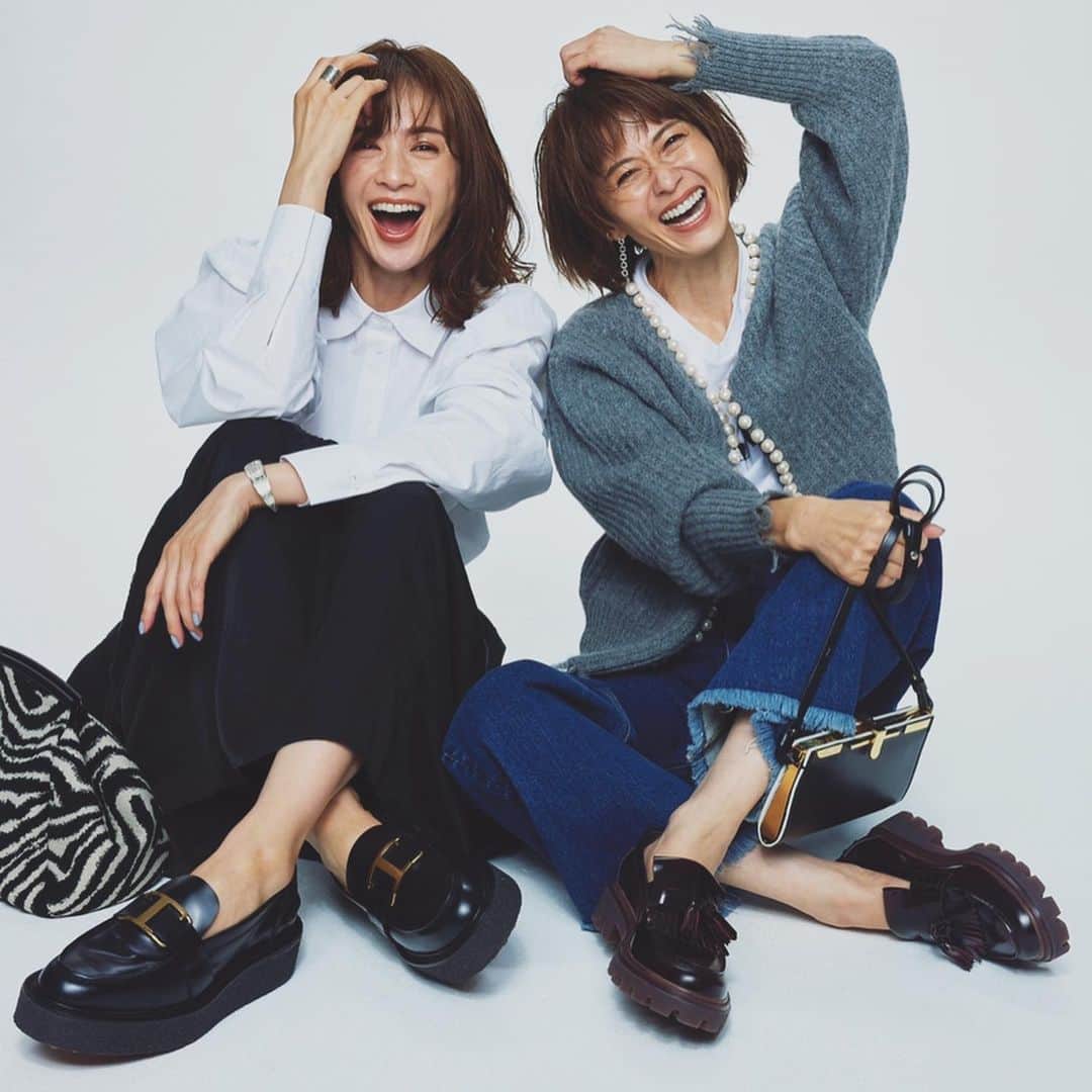 畑野ひろ子のインスタグラム：「@story_love40 10月号 別冊付録　ブランド小物アザーカット 撮影／黒沼諭」