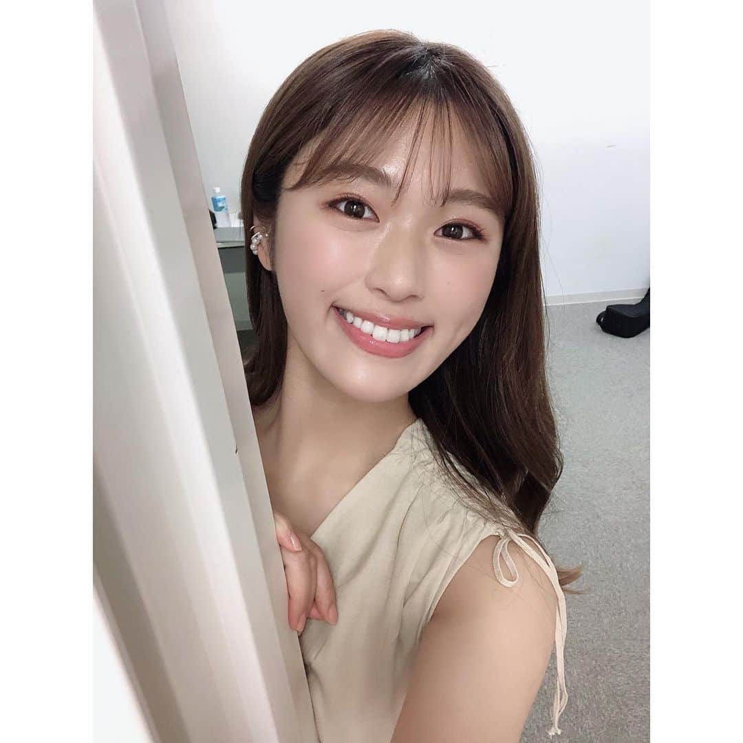 渋谷凪咲さんのインスタグラム写真 - (渋谷凪咲Instagram)「おはようさんです🌼  皆さん昨晩は良く眠れましたか？☺️ 私は夢を3本立てでみて、くたくたで起きました！ 夢は3本も見るもんじゃないですね☺️ . . そんな本日！  🌈11時55分〜日本テレビ系列さん 『#ヒルナンデス！』  にスタジオ出演させて頂きます！ ぜひ、写真のようにじ〜っくりと見てて下さいねっ♡ . . #ヒルナンデス #楽しみです♪ #今夜7時〜 #鳥人間コンテスト2021 #これまた楽しみです♪ #どちらもお時間合いましたら必ず見て頂きたいものです♪」9月2日 7時41分 - nagisa_nikoniko
