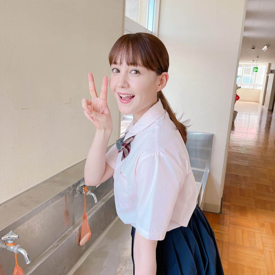 トリンドル玲奈さんのインスタグラム写真 - (トリンドル玲奈Instagram)「今日は　@totsuzen_uranai 観ていただきありがとうございました! 占い楽しかったなぁ!シウマさん優しくて、大好きになりました☺️  さて、 またまた告知になってしまうのですが、明日よる7時からの「VS魂」に 出演します☺️  汗だくになるくらい楽しかったです😊  ぜひ観てください🍃」9月1日 23時16分 - toritori0123