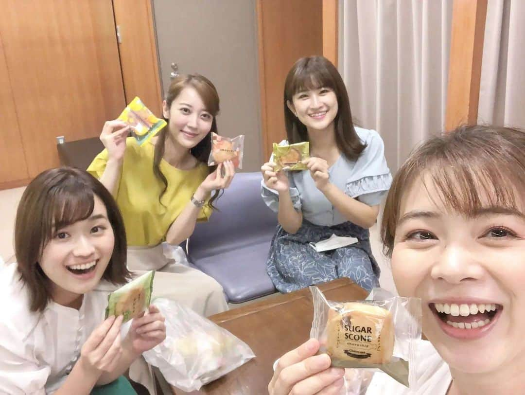 TBS「はやドキ！」さんのインスタグラム写真 - (TBS「はやドキ！」Instagram)「オンエア後に🍩 よなおちゃんからお菓子を頂きました✨  みんな大喜びです☺️  家でのおやつタイムに頂きました🌟  よなおちゃんありがとう♪  木曜もはやドキご覧ください🌼  皆川  #上野愛奈 #篠原梨菜 #皆川玲奈 #アナウンサー #よなおまほ #與猶茉穂 #気象予報士 #はやドキ #tbs」9月2日 0時33分 - tbs_hayadoki