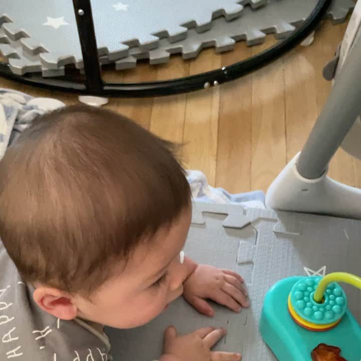 のインスタグラム：「He’s starting to learn his own name. Maybe a little too well…」