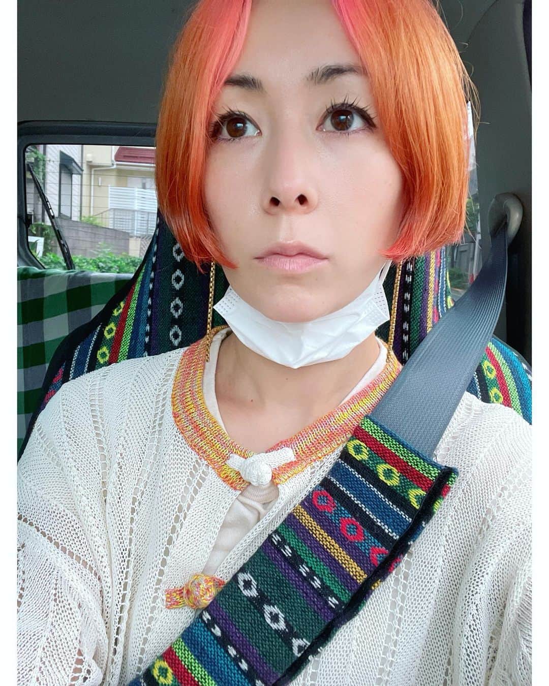 木村カエラさんのインスタグラム写真 - (木村カエラInstagram)「あめですね。 ちょっとこの写真.どこみてんのかわからないですね。 つかれてるんでしょうか。 でも、朝から元気です。 今日という日がいいひになりますように。 いけいけゴーゴージャーンプ♪  #姫ちゃんのリボン  あっ、この可愛いカーディガンは、 @yanyanknits  です。 毎日着すぎて、毎日同じ服の人になりそうです。」9月2日 10時15分 - kaela_official