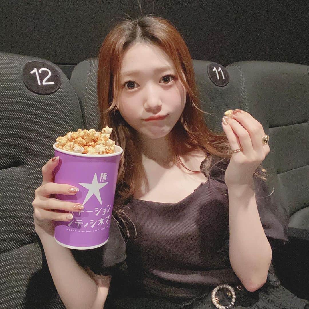 阪上彩香さんのインスタグラム写真 - (阪上彩香Instagram)「めちゃめちゃ久しぶりに映画見に行ってきた💭やっぱ映画にはポップコーンとジュースよね💕💕」9月2日 17時20分 - ayaka_skgm