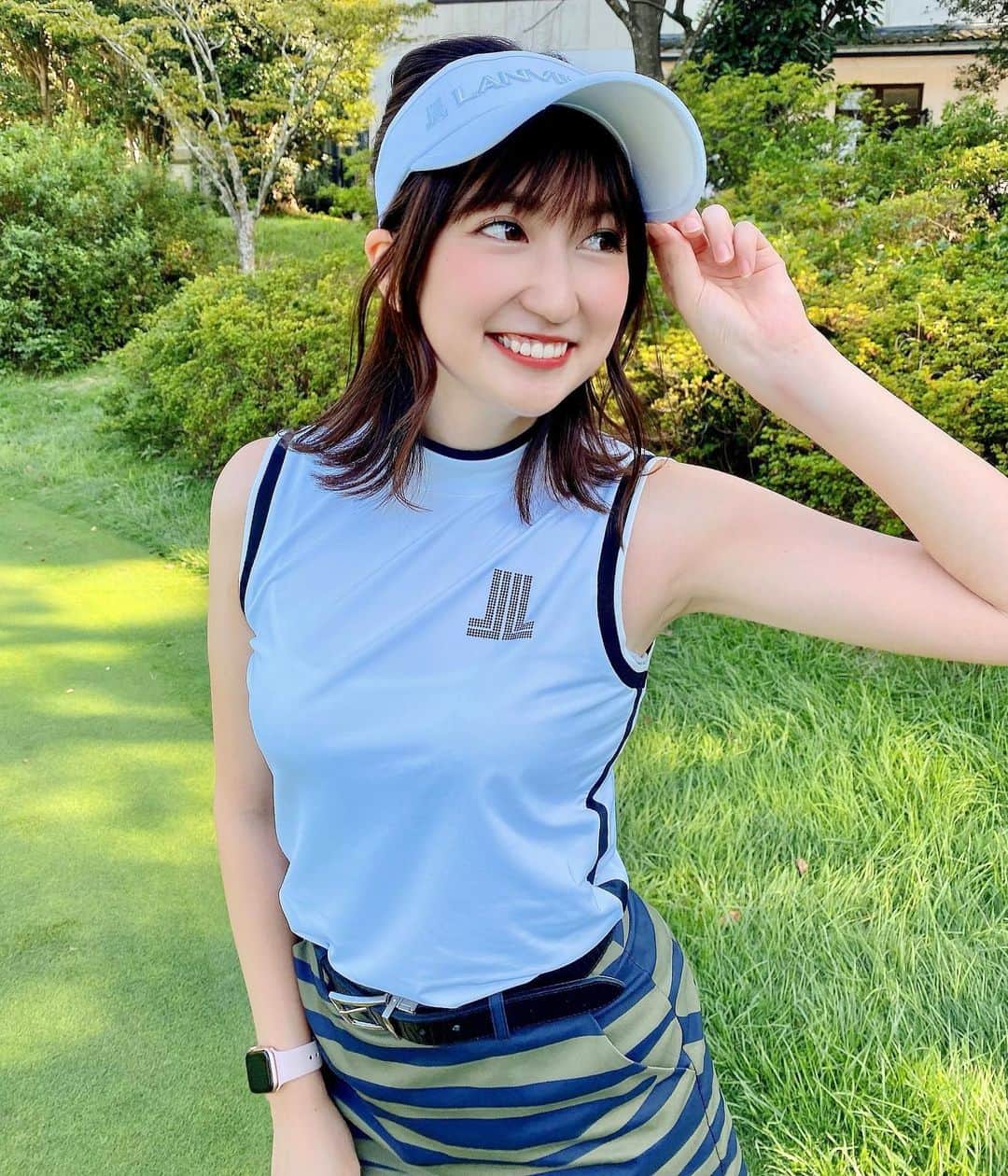 ガランダサーのインスタグラム：「⁡ カレドニアンの練習施設で ショートゲームの特訓⛳️💪 ⁡ ウェアは全身 @lanvin_sport_official 💓 ⁡ ランバンスポールのウェアかわいすぎる～🥰👒」