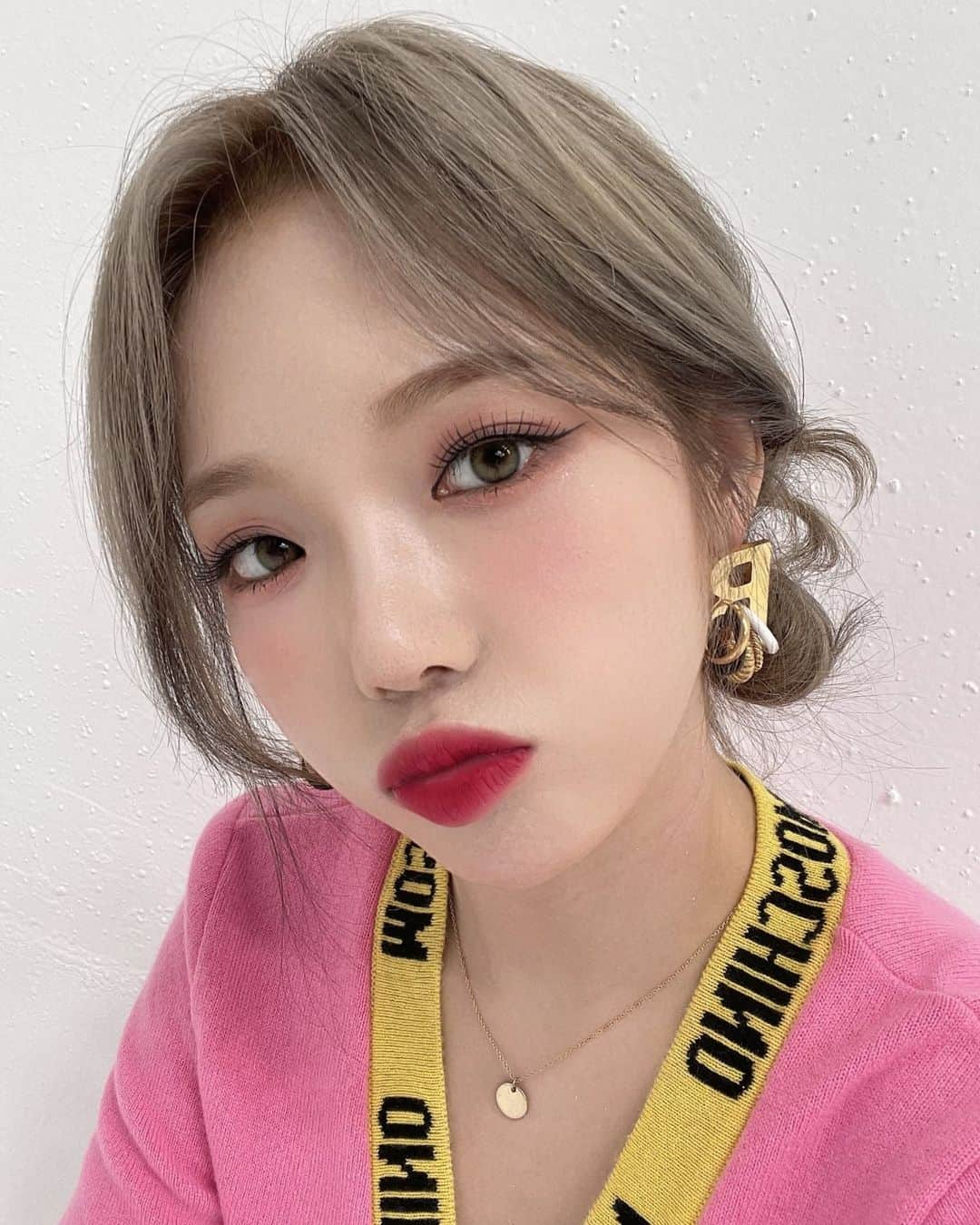 Mnetさんのインスタグラム写真 - (MnetInstagram)「💝📞🎀✨  #TalknTalk #지선」9月2日 15時34分 - officialfromis_9