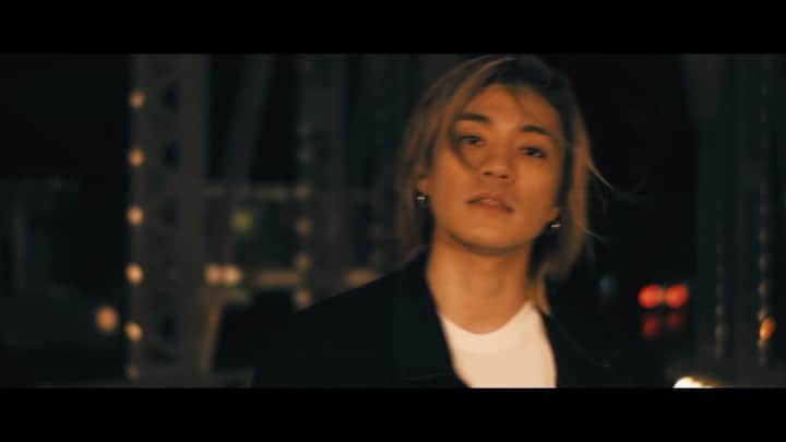 ROUのインスタグラム：「2020.12.26 relaese New  EP「ALLTANA」Out Now https://nex-tone.link/93584  - 「NIGHT FISH」sound credit - Sound Produced by Sho Asano Music / Lyrics by ROU Mixed by Daisuke "GURI" Kashimoto Mastered by Wax Alchemy Artwork by NANON  -「NIGHT FISH」MV - Production : FINDOUT Producer : Keita Sugai Director : Riki Yasuno Focus puller : Ryuji Kainuma Assistant Cameraman : Taichi Watanabe Listing Assistant : Shota Shimiz Cast : Hiroto,Layla,Tomoaki Stylist : Yui Sawada Hair Make : Akie Kure」