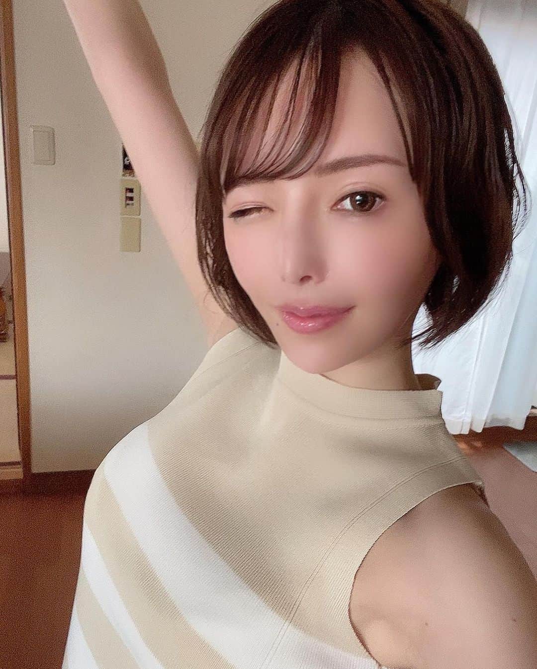 広瀬りおなさんのインスタグラム写真 - (広瀬りおなInstagram)「9月です！ 今月もよろしくねぇ💖 急に寒くなってこわい…冷えるから皆も気をつけてね🥶 #softondemand #sod #lady #adult #sexy #smile #sexyactress #japanese #actress #av #jav #release #shorthair #movie #dvd #eros #idol #september #9月　#av女優　#ショートボブ　#ショートヘア　#恵比寿マスカッツ　#ファンタジーお姉さん　#你好　#女优　#여배우 #레이싱모델 #레이싱걸」9月3日 1時05分 - hirose_riona