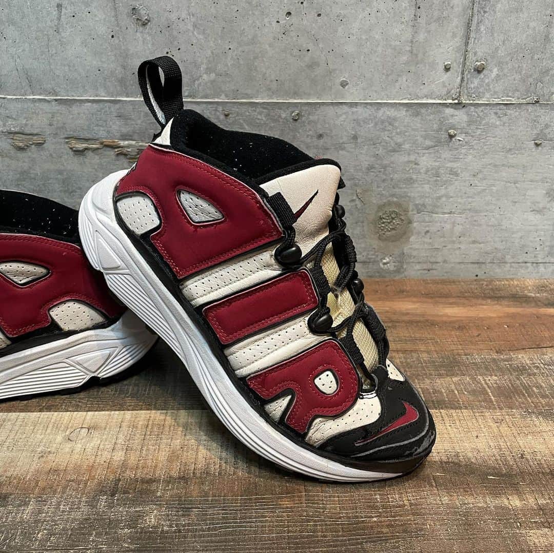 Sneaker At Randomさんのインスタグラム写真 - (Sneaker At RandomInstagram)「心斎橋店の梅本です。 本日はモアテンのビブラムソール交換を行いました。 モアテンとビブラムソールの相性もとてもカッコいいなと思いながらリペアさせていただきました^_^ 最近復刻しているモアテンの価格が落ち着いているのが何だか寂しく感じています(T . T) ご依頼ありがとうございます。  #アップテンポ#up tempo#ビブラムソール#スニーカー剥がれ#アンジェラスペイント#Angelus Paint#スニーカー好き#スニーカーアトランダム #スニーカー #スニーカー修理 #修理職人 #市川 #本八幡 #大阪 #心斎橋#sneakeratrandom #sneaker #shoestagram #repair」9月2日 18時20分 - sneaker_at_random