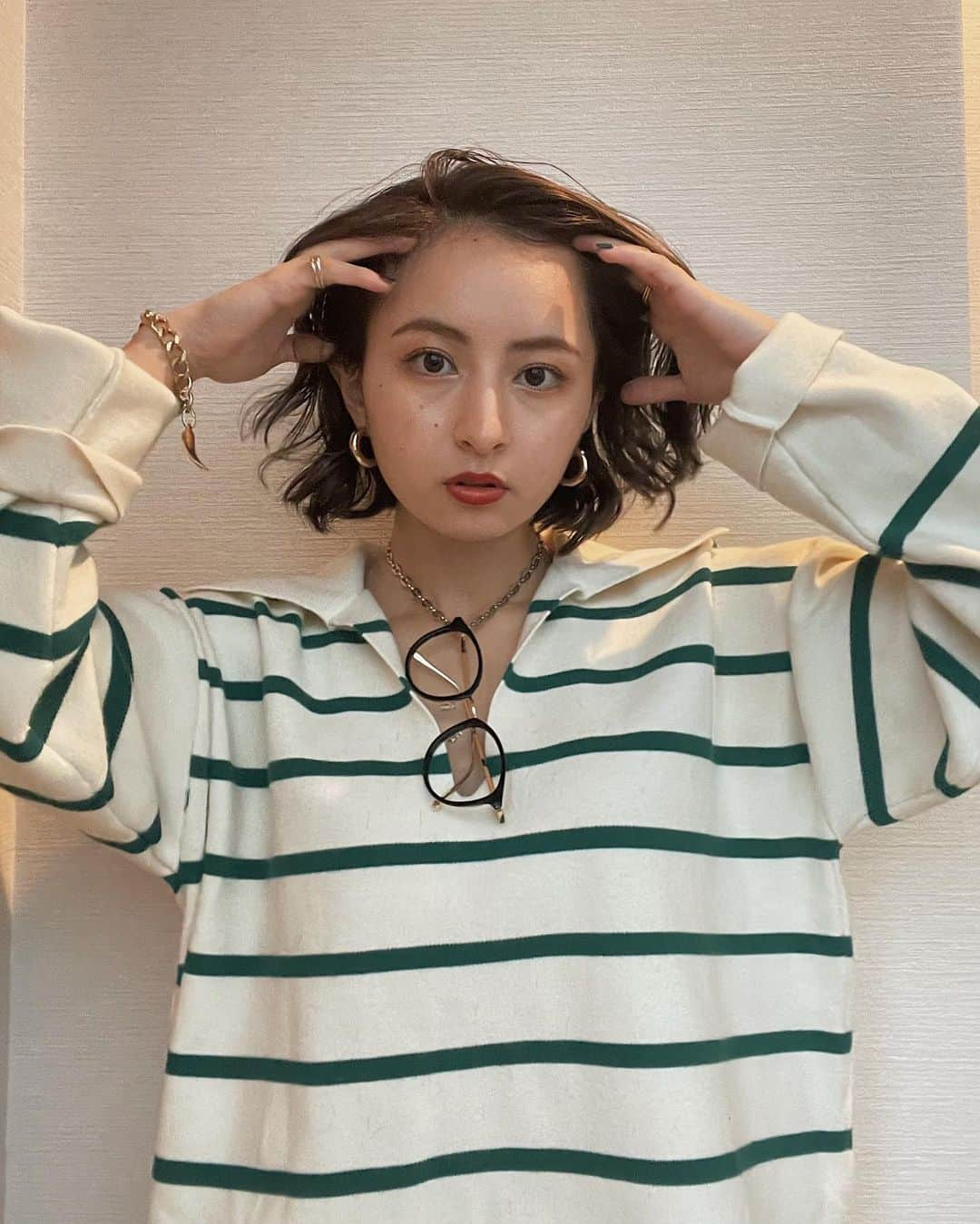 Julia Castroさんのインスタグラム写真 - (Julia CastroInstagram)「🐊🐍🦎🐢🦖 . #autumn #fall #fallfashion  #selfie #acessorios  #秋服 #秋 #緑 #秋カラー #緑色 #julifashion」9月2日 19時55分 - julia.c.0209