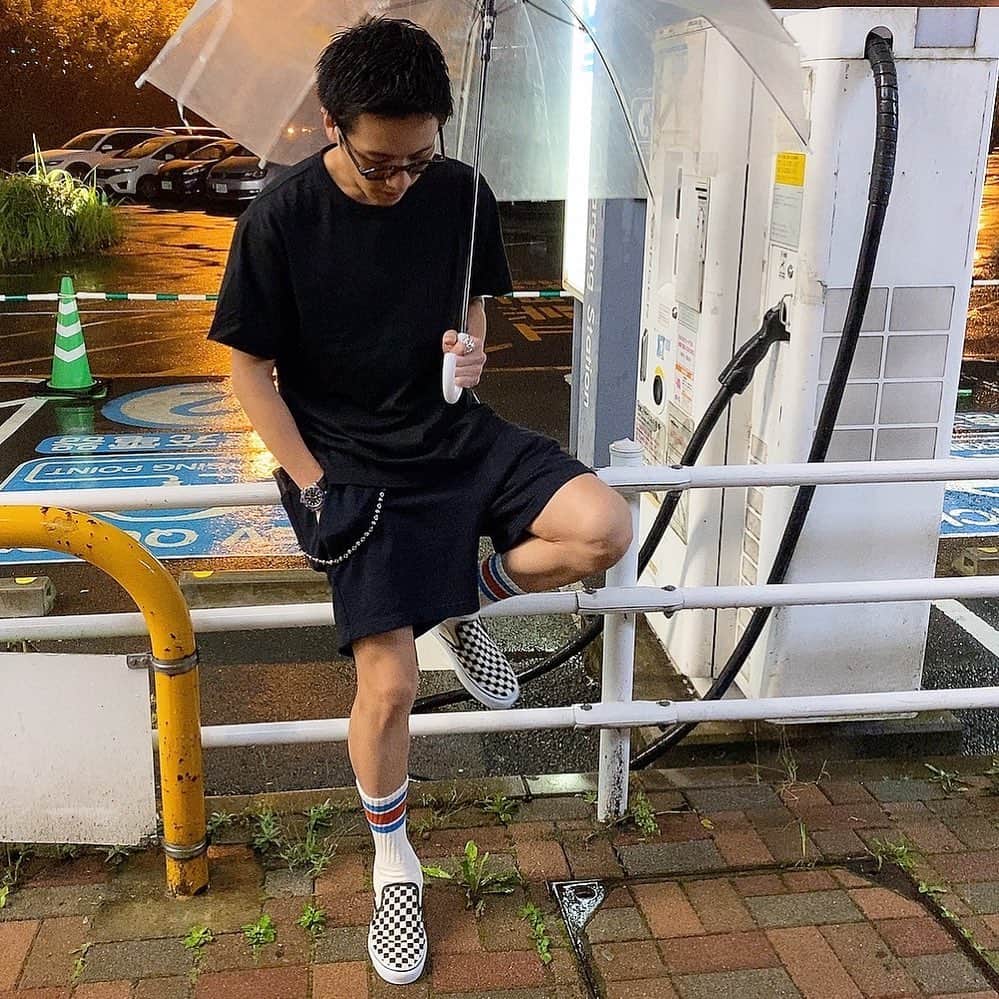 漆山葵さんのインスタグラム写真 - (漆山葵Instagram)「寒いけどまだ行ける半袖で短パン🩳」9月2日 20時44分 - a3r21n32