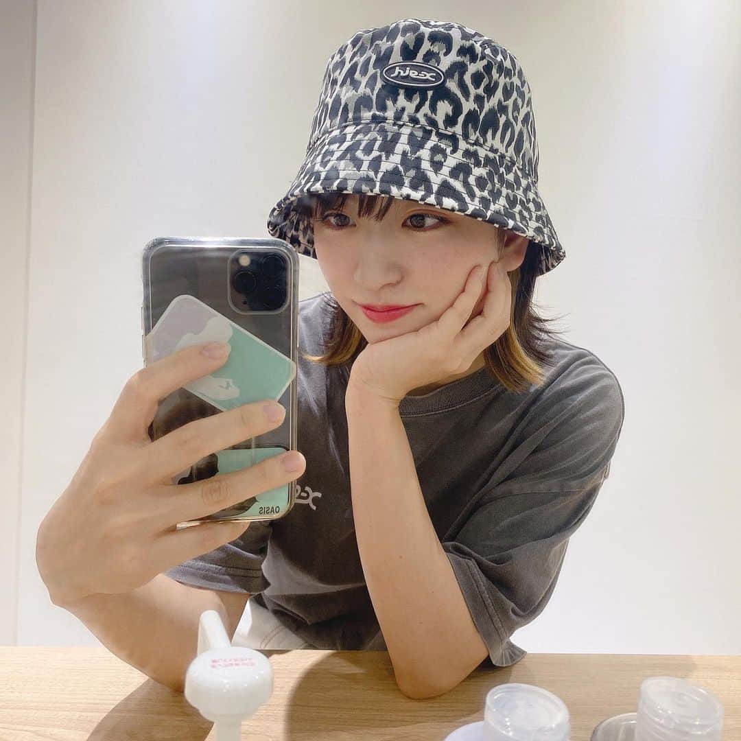 にこのインスタグラム：「お世話になっております。 平成フラミンゴの一宮にこです。 8月は皆様本当にありがとうございました。 皆様の日々に彩りを加えられるよう より一層邁進していきたいと思っております。 これからも何卒ご指導ご鞭撻のほどよろしくお願いいたします。  株式会社ふざけんな 開発部バイトリーダー 西」