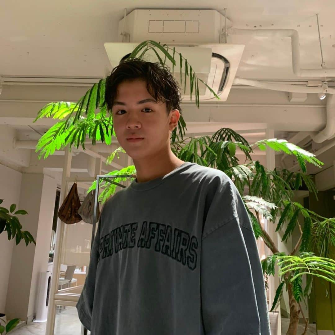 八重樫東のインスタグラム：「ジュノンスーパーボーイコンテスト激闘中！！ 露木陸翔くん！ 小さい頃から知ってるけどこんなに爽やかなイケメンに😭 もし良かったら露木陸翔の応援よろしくお願いします🙇‍♂️ 陸翔がんばれー🔥🔥🔥  #ジュノンボーイコンテスト 参加中  #露木陸翔  #懸命に悔いなく  #応援よろしくお願いします」