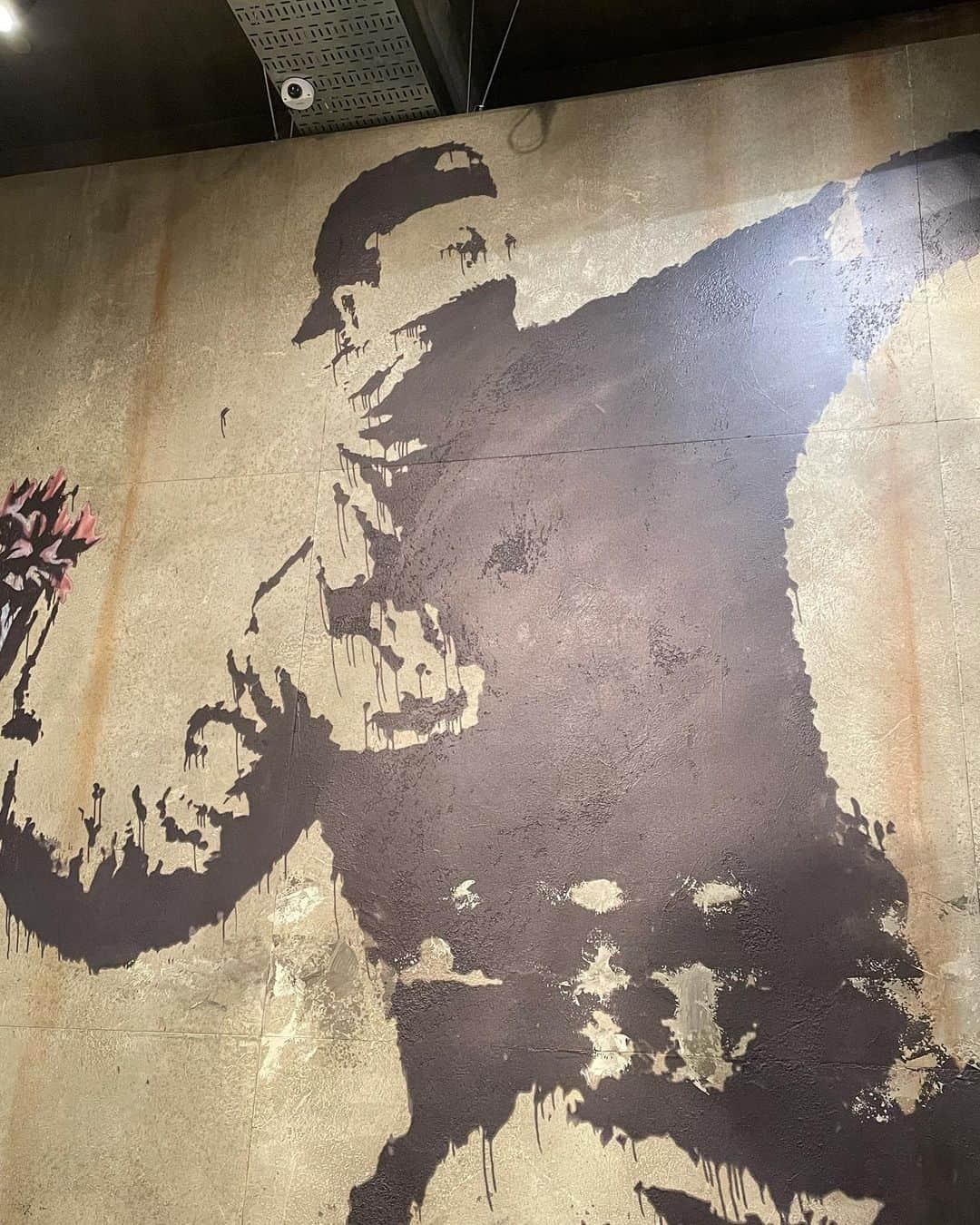 サキ吉さんのインスタグラム写真 - (サキ吉Instagram)「#バンクシーって誰展 🙆‍♀️✨ ． #banksy  #banksyart  #banksyjapan  #バンクシー展  #バンクシー」9月2日 23時12分 - sakikichi1201