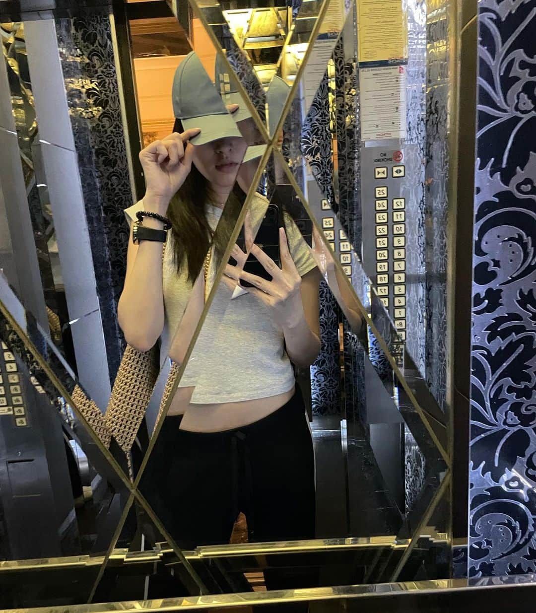 ポーイ・タリーチャダー ペッチャラットのインスタグラム：「🙈」