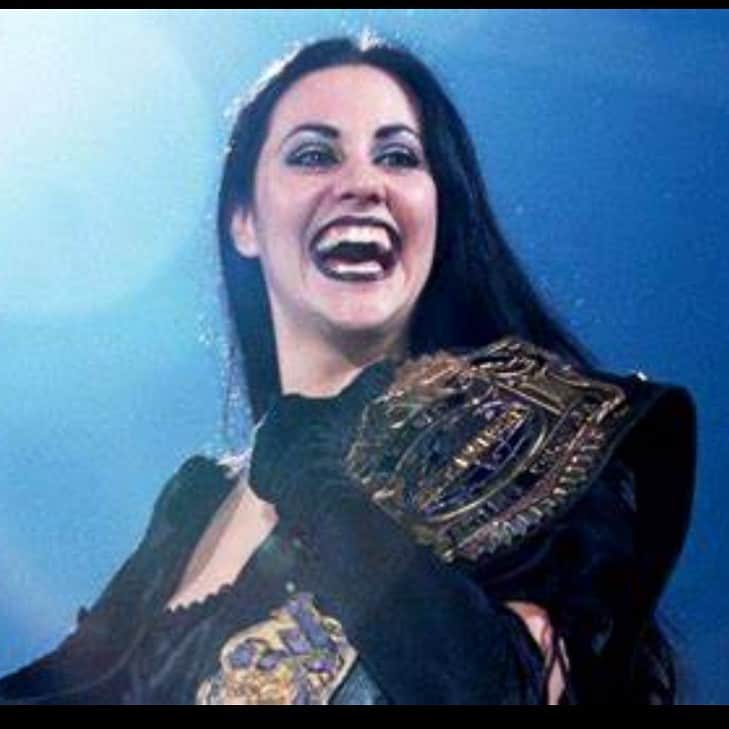 トリー・ウィルソンのインスタグラム：「. I want to honor this beautiful soul who has left this earth much too soon. @screamqueendaff  . Shannon & I entered WCW in the same year as wide eyed kids and when I think of her my heart feels happy. That’s how you know when someone has a sweet soul. . When I close my eyes & picture her I feel her vibrant lively energy & see her beautiful huge SMILE. How special to be able to share that with the world..even if for a short time.❤️ . You can look at this picture & feel her vibrance! A vibrance that is surely lighting up the pearly gates, soaring high & marveling at what’s on the other side. . Shannon. (Daffney) - I honor you with my whole heart. Thank you for crossing my path in this crazy thing called life & I will surely see you on the other side. Fly high, scream louder, rest in peace. . Sending so much love to your family & all those who were lucky enough to cross paths with you too. ❤️🙏🏽 . #rip #thebiggestlightsleavetoosoon #shannonunger #wcwtribe  .  .」