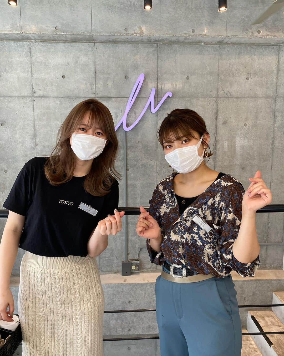 小西涼さんのインスタグラム写真 - (小西涼Instagram)「“スタッフについての話” ヘアのお話でもなく スタッフについての事になります、 少し長いですが興味があればご覧いただければ幸いです🙇‍♂️✨ ． Ways TOKYOではスタイリストとアシスタントがチーム組んで営業をしております。 5月から8月の4ヶ月、専属アシスタントとして @ways_ayane01 彩音がついてくれました。 この期間、お世話になったお客様本当にありがとうございました！ ． 彩音はチーム配属当初、2年目のミク @ways_3939 の指導の元、頑張ってくれてました。最初は自信も無ければ、ネガティブな事もありましたが、今ではお客様から愛される可愛がられるアシスタントまでなりました。 ． チームラスト1ヶ月には 本当に頼もしく、色んなところに気配りもしてくれていました。仕上げも任せる事多かったです． ． 何よりも素直に直向きに頑張ってきた証拠だと思います。 9月から表参道店に配属になり、 少し寂しいですが、今後の活躍を期待しているところです。 また、入社5ヶ月で【アシスタントリーダー】に任命されてます． 諦めずに、努力した甲斐があったね！と思っております。 ． お客様、フォロワーの皆様から 応援していただければと思っております．これからもWaysTOKYOアヤネをよろしくお願いします！ ． 僕たち美容師は1人では限界があります。だからこそ手を取り、助け合って【チームプレイ】を大切にしています。 ●スタイリストとアシスタント ●各店舗としてのチーム ●WaysTOKYOというチーム まだまだ小さく若い組織ではありますがもっともっと大きくなり 1人でも多くの方を幸せにできるように努力を惜しまず頑張ろうと思います。 ． 少し長くなりましたが 最後までお付き合い頂きありがとうございました！！ ． ． #WaysTOKYO #美容室#美容師#表参道原宿」9月3日 3時30分 - ryokonishi_ways