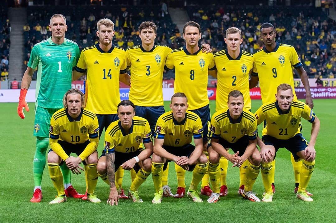 エミル・クラフトのインスタグラム：「What a team and what a evening🇸🇪」