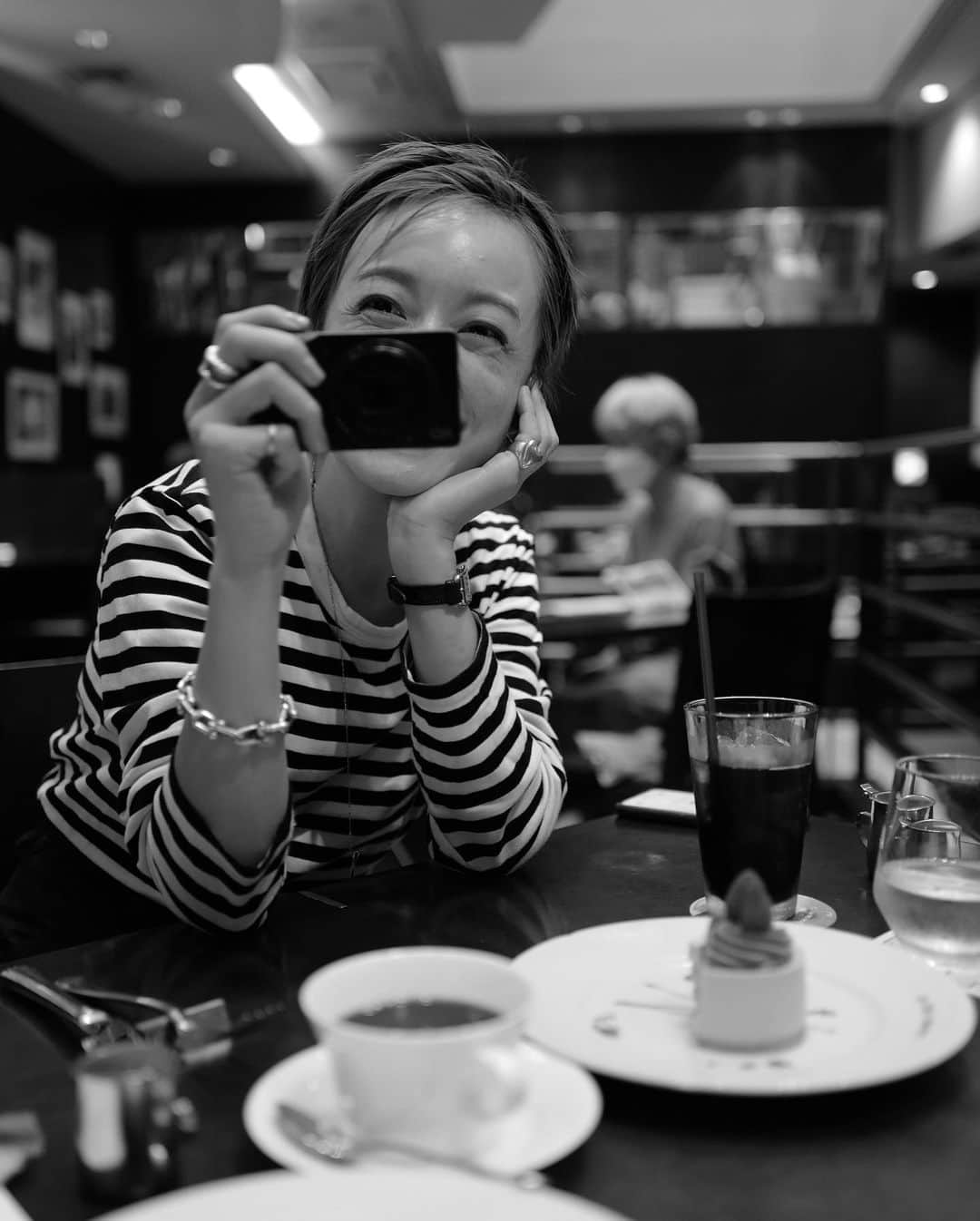 高山都さんのインスタグラム写真 - (高山都Instagram)「マンレイ見てケーキ食べて、雨の木曜日。(鰻も食べた) おやすみ満喫した✌️ #最近のみやこさん」9月3日 8時31分 - miyare38