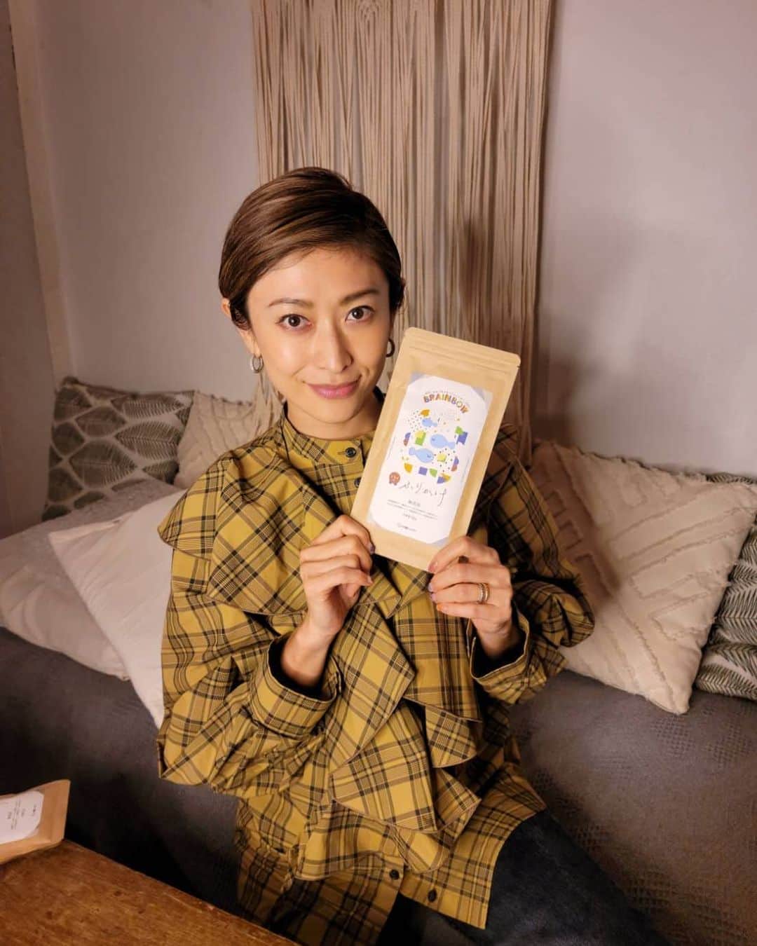 のインスタグラム：「ひとふりで 栄養バランスが 摂れるものが あればいいな。。。 という気持ちから   #ブレインスリープ さんと一緒に #ミライのふりかけ を 作りました！   是非、食べてみて下さい♪  #脳眠 #nomin #脳育睡眠 #ふりかけサプリメント  #子供のサプリ  @brainsleep_official  https://www.zzz-land.com/shop/g/gYY002S1/?argument=2tQSO4Al&dmai=yu_hurikake」
