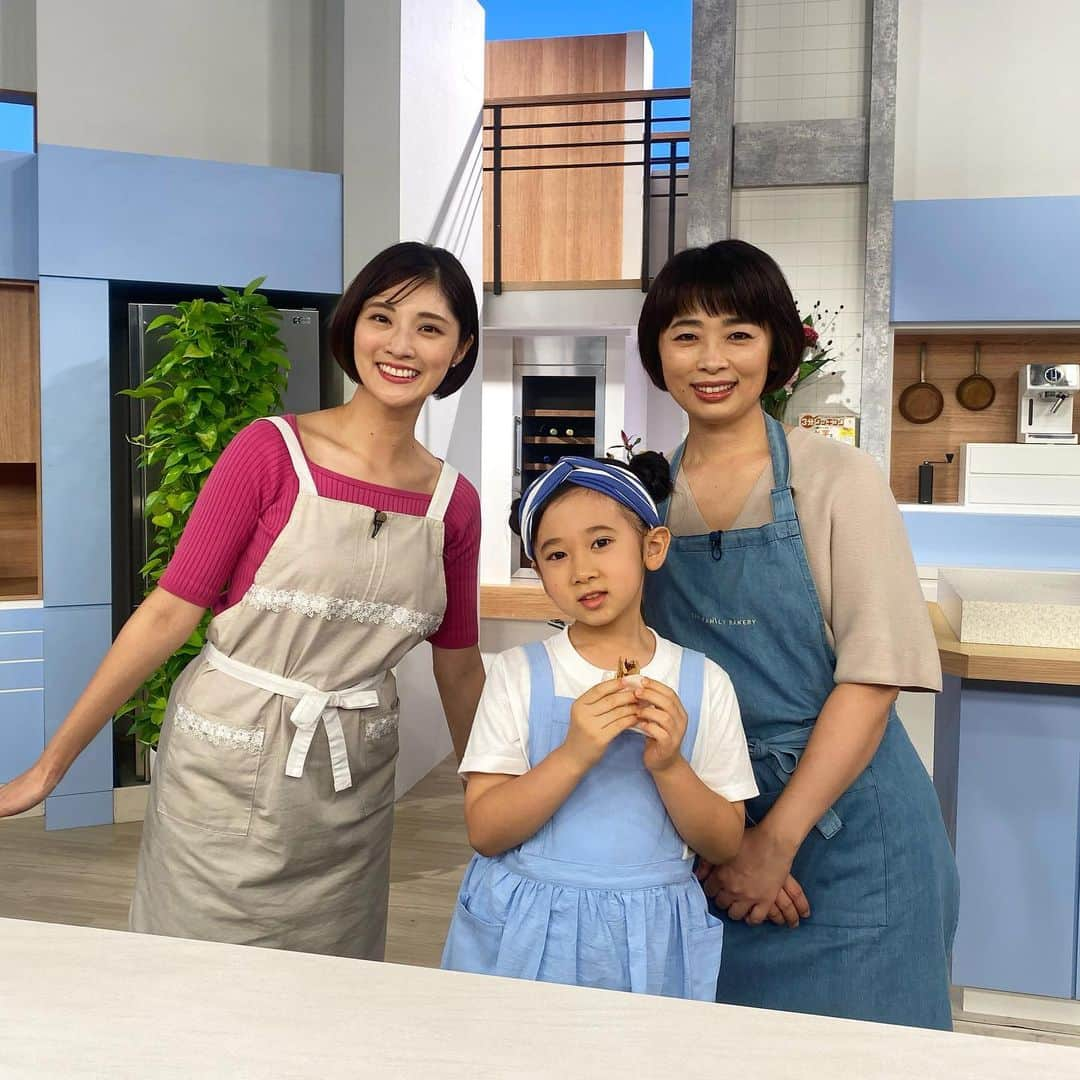 岩本乃蒼さんのインスタグラム写真 - (岩本乃蒼Instagram)「あすの #キユーピー3分クッキング は #親子クッキング でお届けします ⁡ 近藤幸子先生&あかりちゃん親子が #肉たっぷり春巻き をご紹介🍳 ⁡ 小学生のあかりちゃんが 春巻きの上手な巻き方もおしえてくれます ⁡ わたしが小学生の頃は キッチンを覗きこんで『おなかすいたー』と 言ってばかりだったなあ😂」9月3日 20時09分 - noa_iwamoto