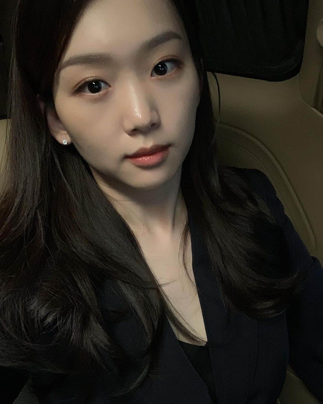 チン・ギジュのインスタグラム：「그럼 또 올려야징 이제끝😎  #화난거아니고집중하는거」