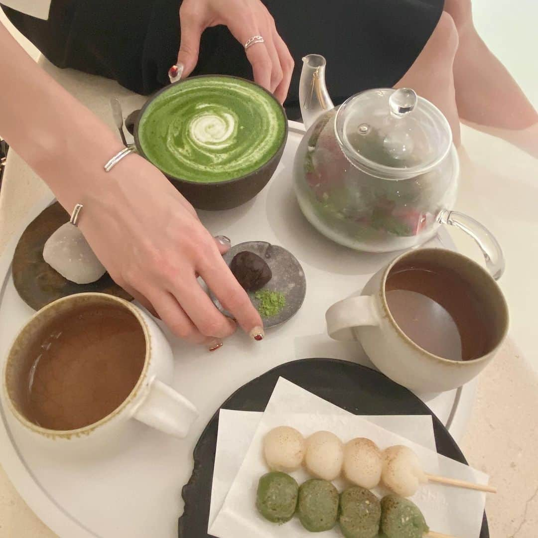 米倉みゆさんのインスタグラム写真 - (米倉みゆInstagram)「りらたんと足湯カフェ☕*° . 新宿のYUBUNE-tokyo-（ユブネ） @yubune_tokyo  この日は雨で、貸切でした . お茶もお茶菓子も美味しかった～🥰りらたん素敵なところに連れてきてくれてありがとう！ . . . . . . . #もぐもぐする米倉  #足湯カフェ #足湯 #新宿 #新宿カフェ #新宿三丁目 #新宿三丁目カフェ #新宿グルメ #新宿御苑 #新宿三丁目グルメ #カフェ #カフェ巡り #東京カフェ #インスタ映えスポット #インスタ映えカフェ  #可愛いカフェ #かわいい #可愛い女の子 #cafe #japan #japanese #japanesegirl #japantravel #asiangirls #girl #love #instagood #fashion #footbath #japanphoto」9月3日 12時44分 - yone__miyu630