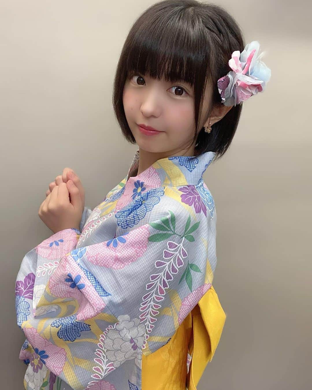 朝倉ゆりのインスタグラム：「あっという間に夏終わっちゃったね…🌻 ． ． もう少し夏を感じたい人は 朝倉ゆりグラビアDVD📀&フォトブック 「燃ゆる頬」 みてね🥰🌈 ． #グラビアDVD #オフショット 朝倉ゆり #グラビア #グラビアアイドル #アイドル #cute #ちょうどeカップ #model #idol #gravure #그라비아 #아이돌 #모델 #扎心了 #예뻐요 #可愛 #晚上好 #早上好 #インスタグラビア #求关注 #発売日 #エラバレシ #ゆりひっと #浴衣」