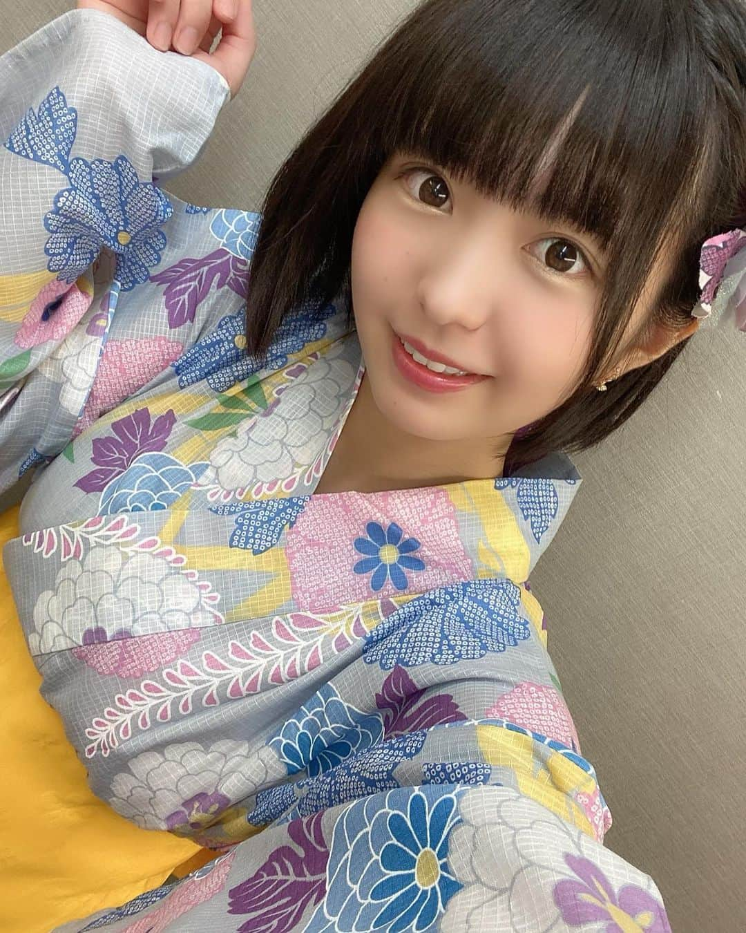 朝倉ゆりさんのインスタグラム写真 - (朝倉ゆりInstagram)「あっという間に夏終わっちゃったね…🌻 ． ． もう少し夏を感じたい人は 朝倉ゆりグラビアDVD📀&フォトブック 「燃ゆる頬」 みてね🥰🌈 ． #グラビアDVD #オフショット 朝倉ゆり #グラビア #グラビアアイドル #アイドル #cute #ちょうどeカップ #model #idol #gravure #그라비아 #아이돌 #모델 #扎心了 #예뻐요 #可愛 #晚上好 #早上好 #インスタグラビア #求关注 #発売日 #エラバレシ #ゆりひっと #浴衣」9月3日 16時36分 - eb_loverinko