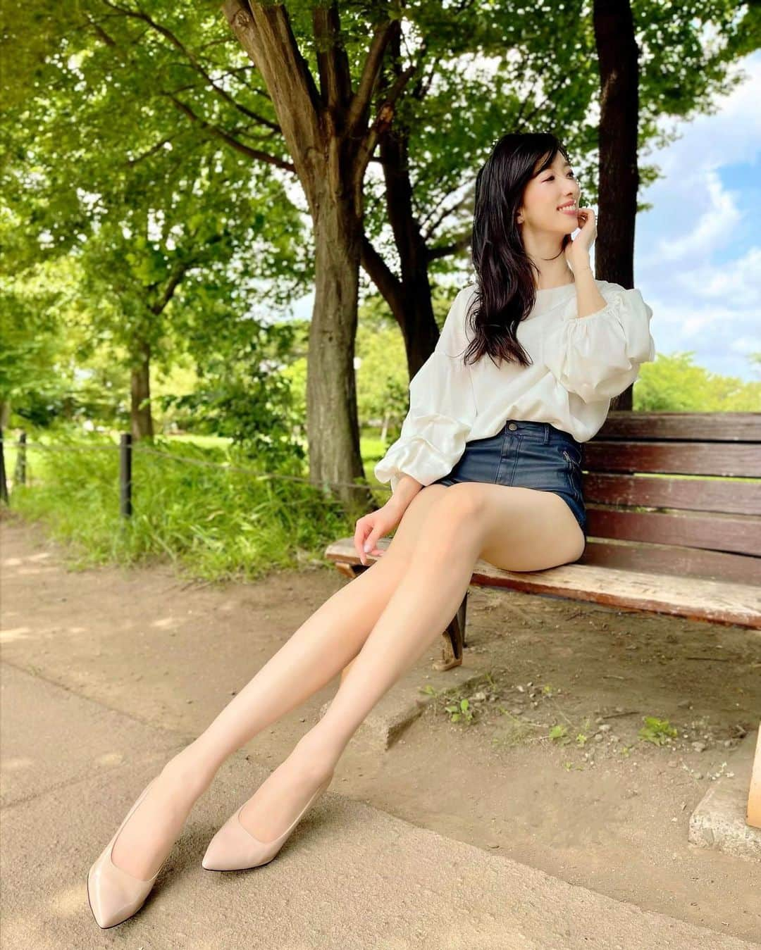 彦坂桜さんのインスタグラム写真 - (彦坂桜Instagram)「🌼お知らせ🌼 明日【ノブナカなんなん？】に出演します😊 テレビ朝日  22:25〜✔️  「日本一のアレを持つ美女ってなんなん？」特集。  写真を撮るときにちょっとしたコツで美脚に撮れる方法もやります🦵🏻✨  ぜひご覧下さいね🌸」9月3日 17時55分 - sakura10h