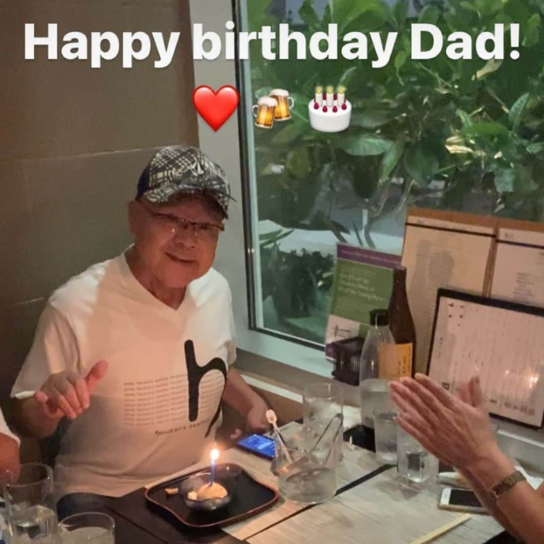 伊藤由奈さんのインスタグラム写真 - (伊藤由奈Instagram)「Back home in Hawai’i!🌴🌺☀️Happy, happy birthday Daddy!!😆💙so good to see Mom & Dad, it’s been a minute!🥰💗Thank you @akira.j.restaurant for the yummy Japanese food and aloha!!😍🤙」9月4日 5時32分 - _yunaito